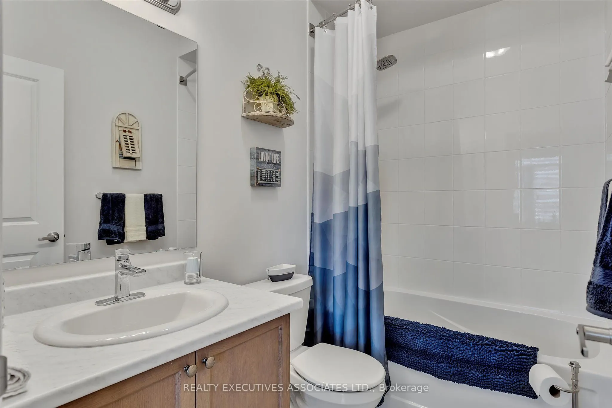 17 Lakewood Crescent, #36