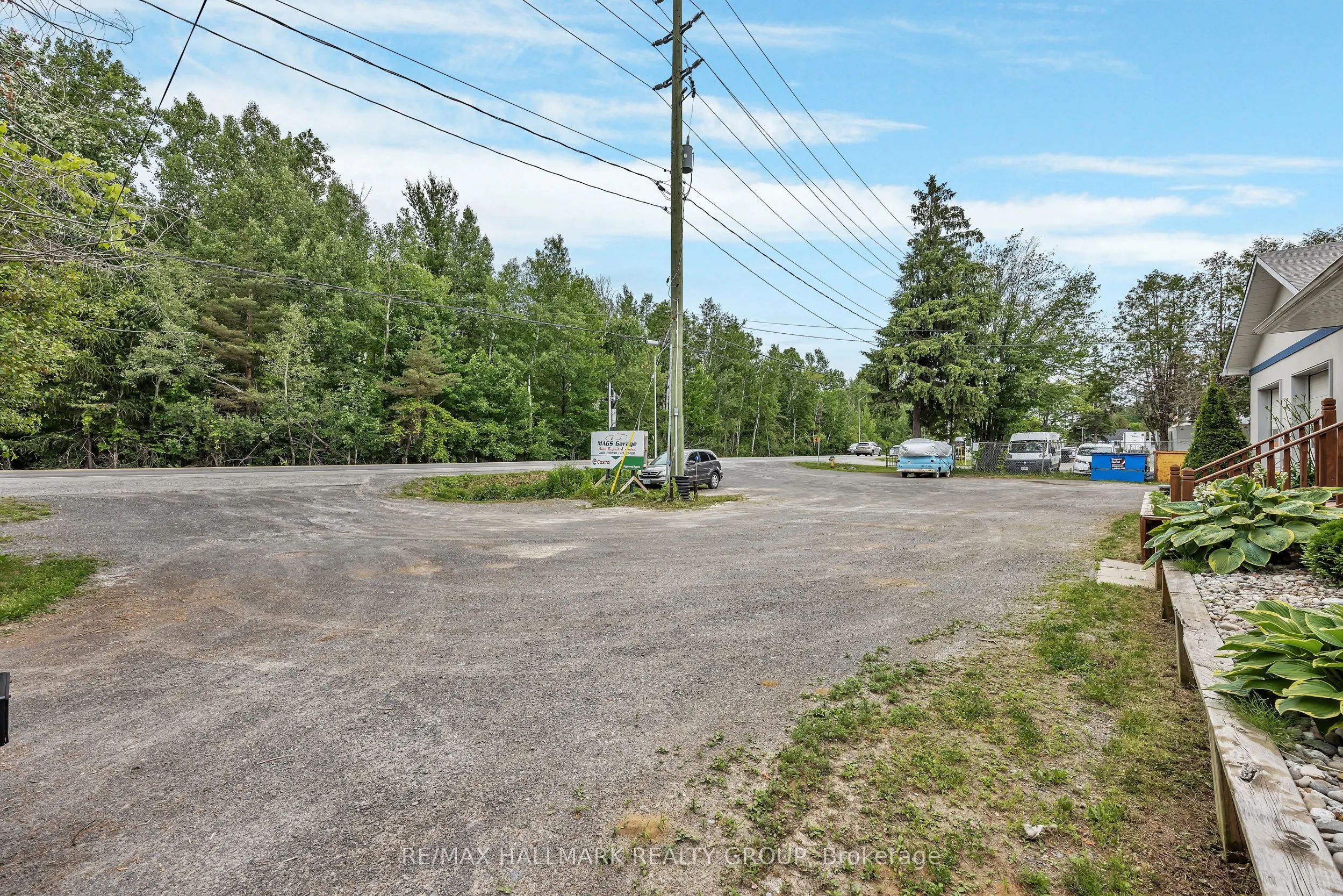 2460 Leitrim Road