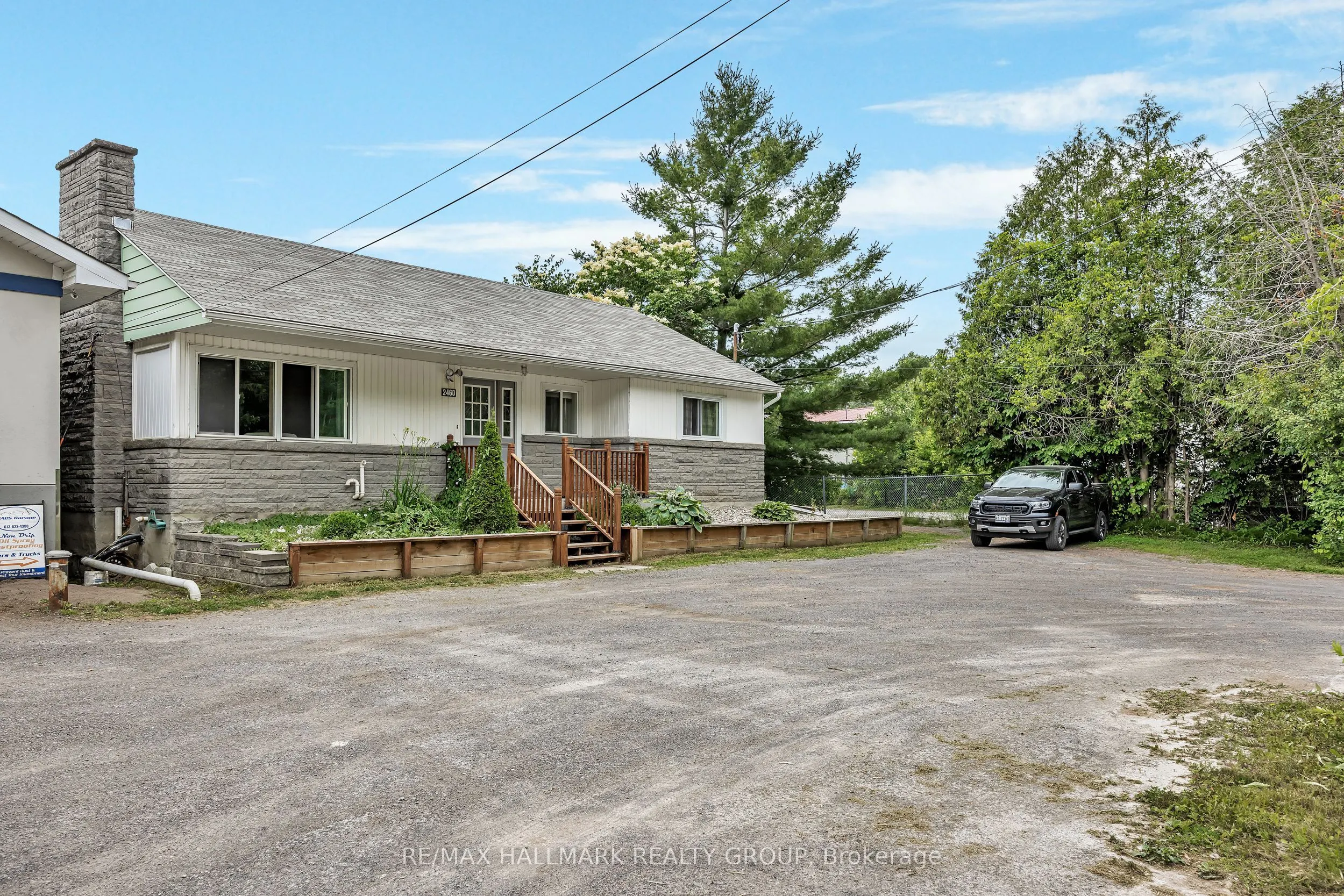 2460 Leitrim Road