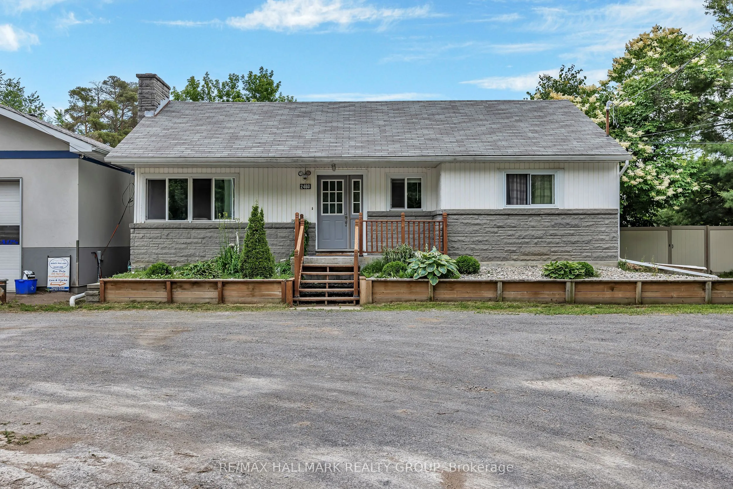 2460 Leitrim Road