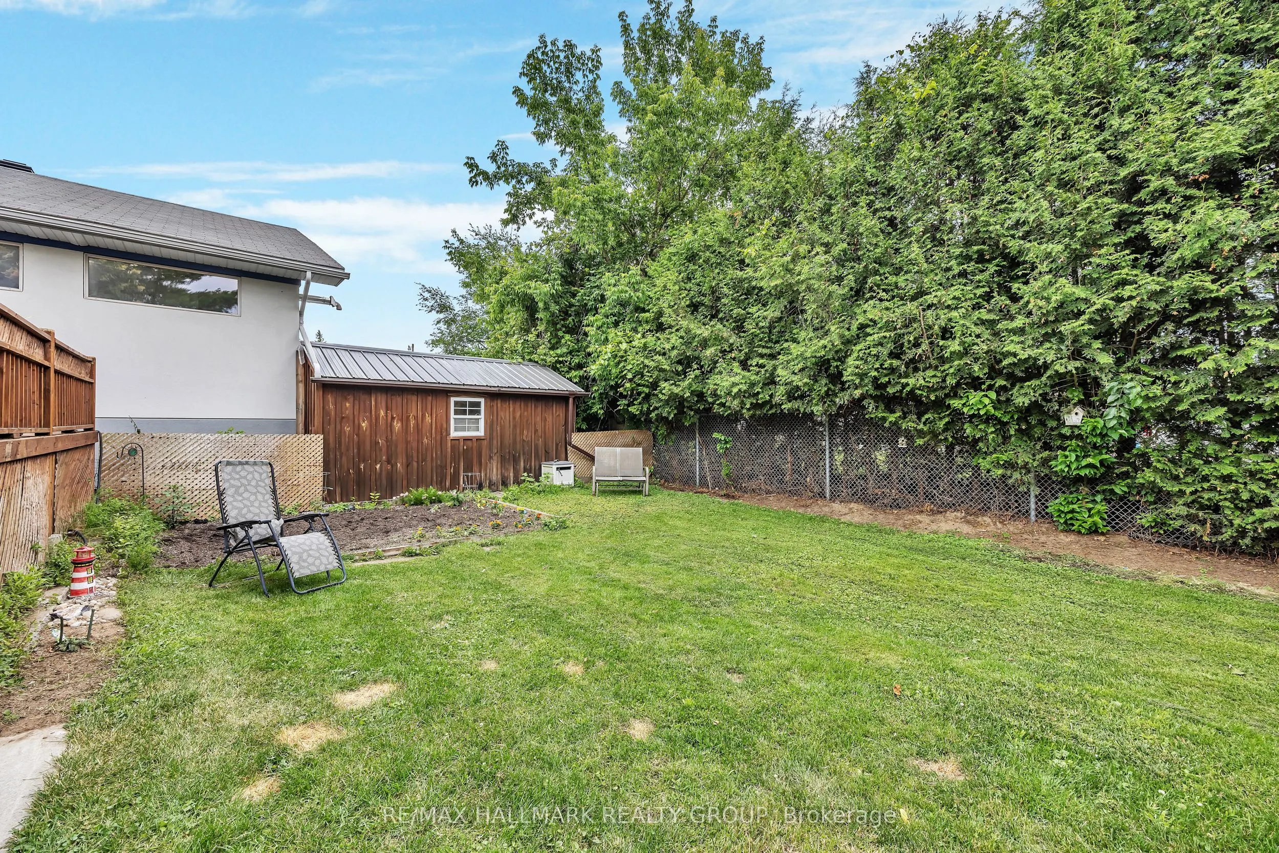 2460 Leitrim Road