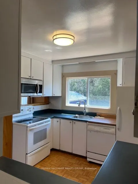 2460 Leitrim Road
