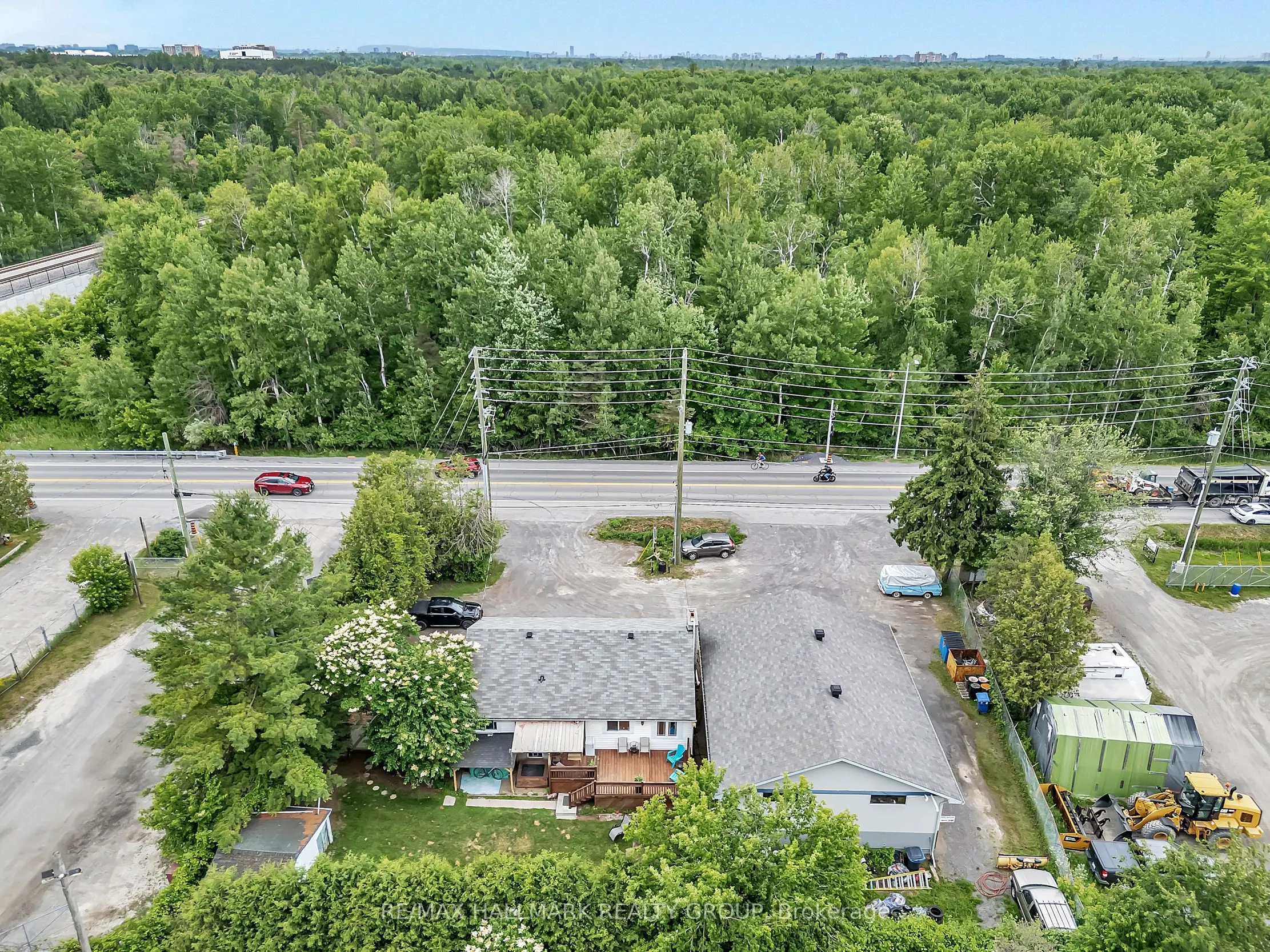 2460 Leitrim Road