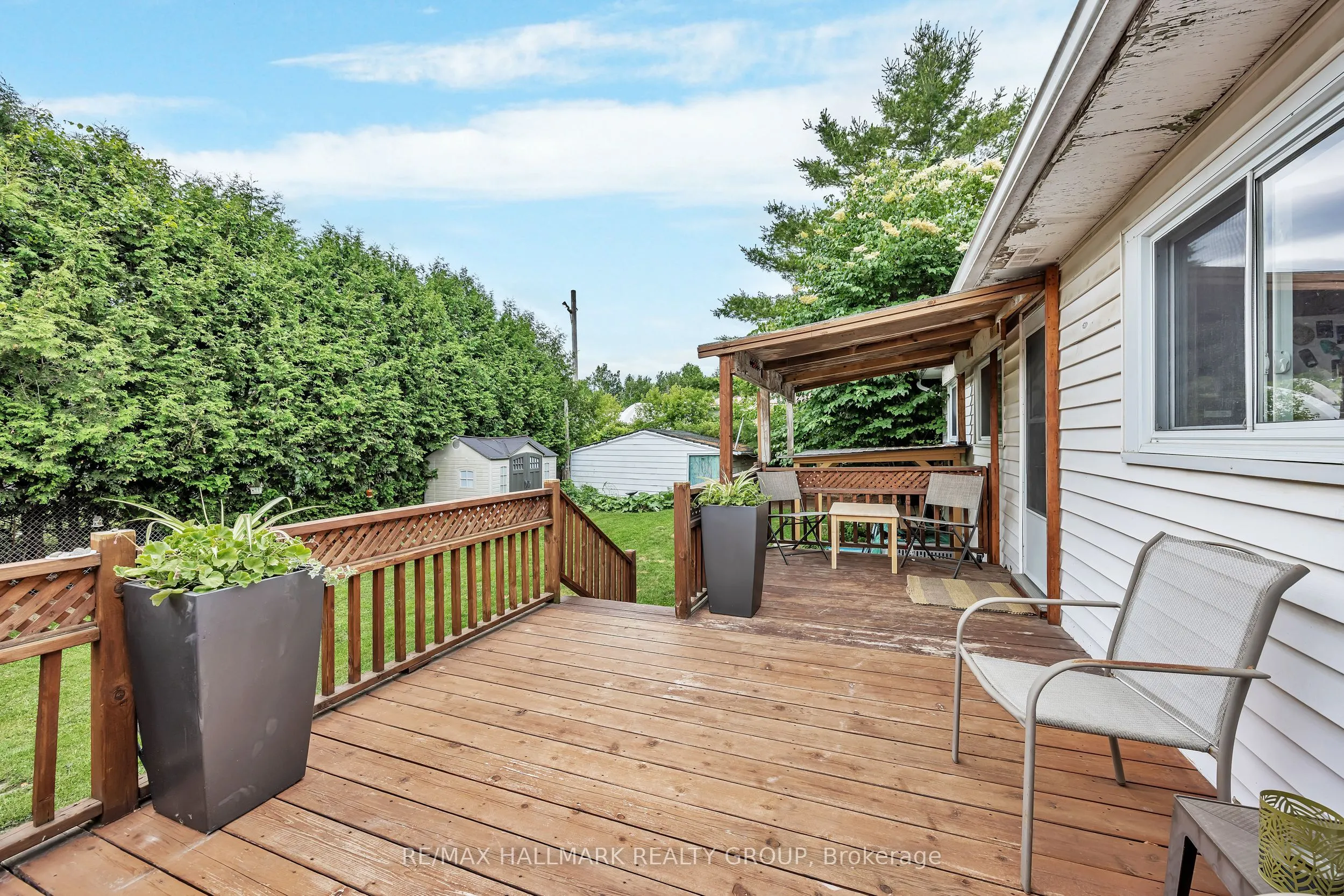 2460 Leitrim Road