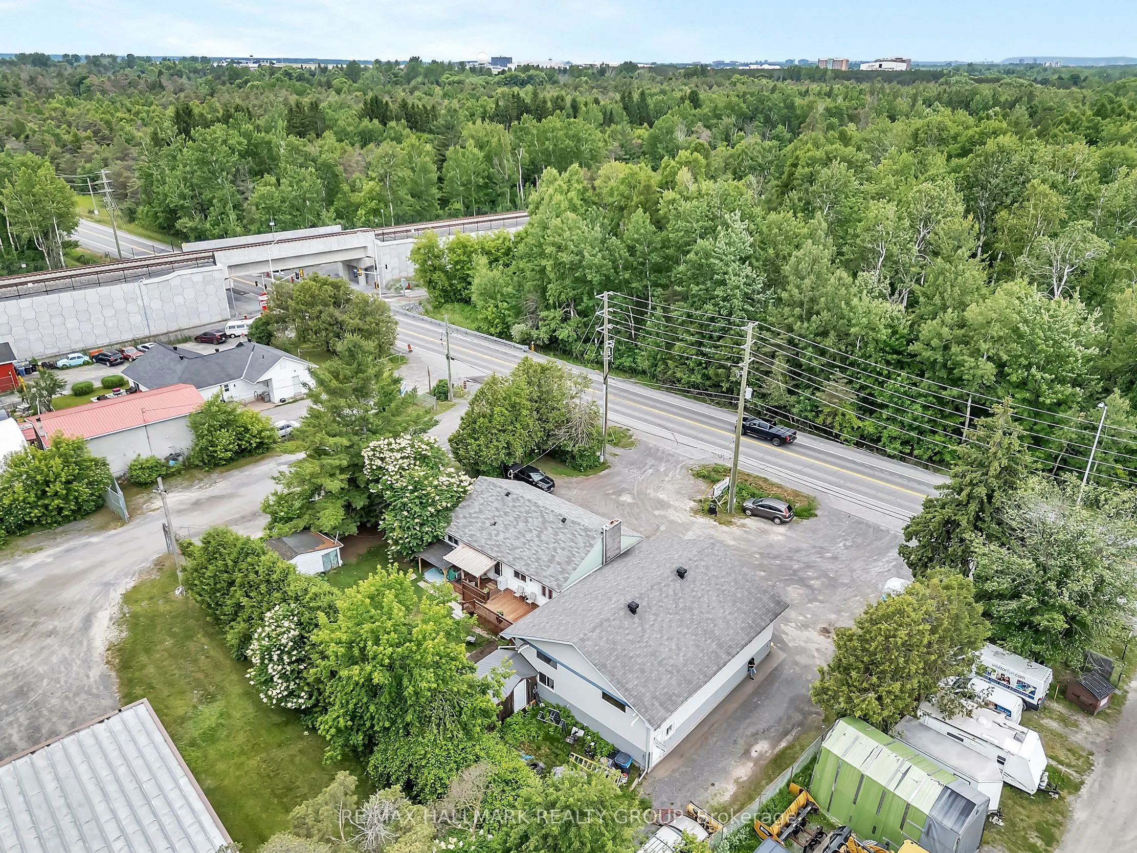 2460 Leitrim Road