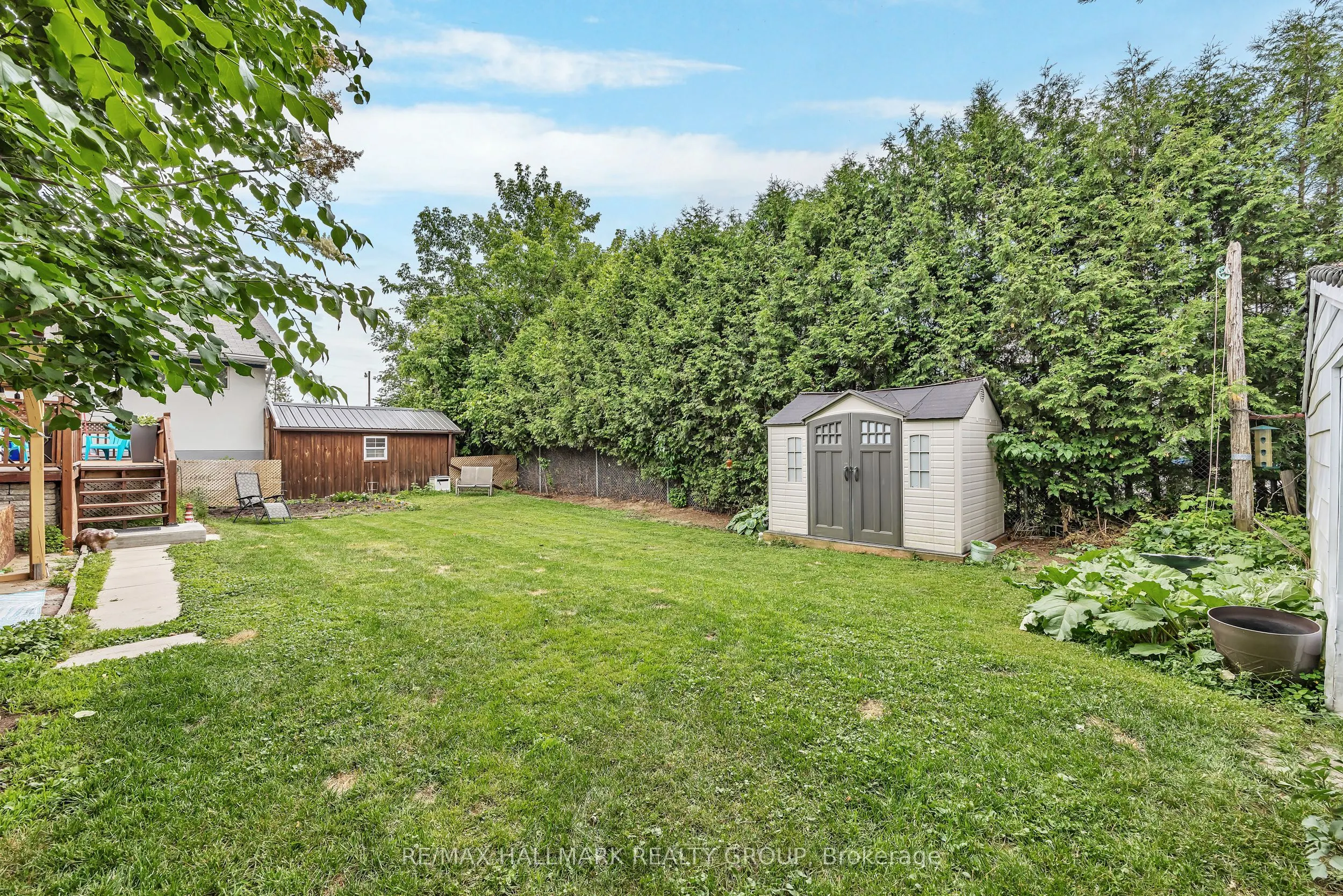 2460 Leitrim Road