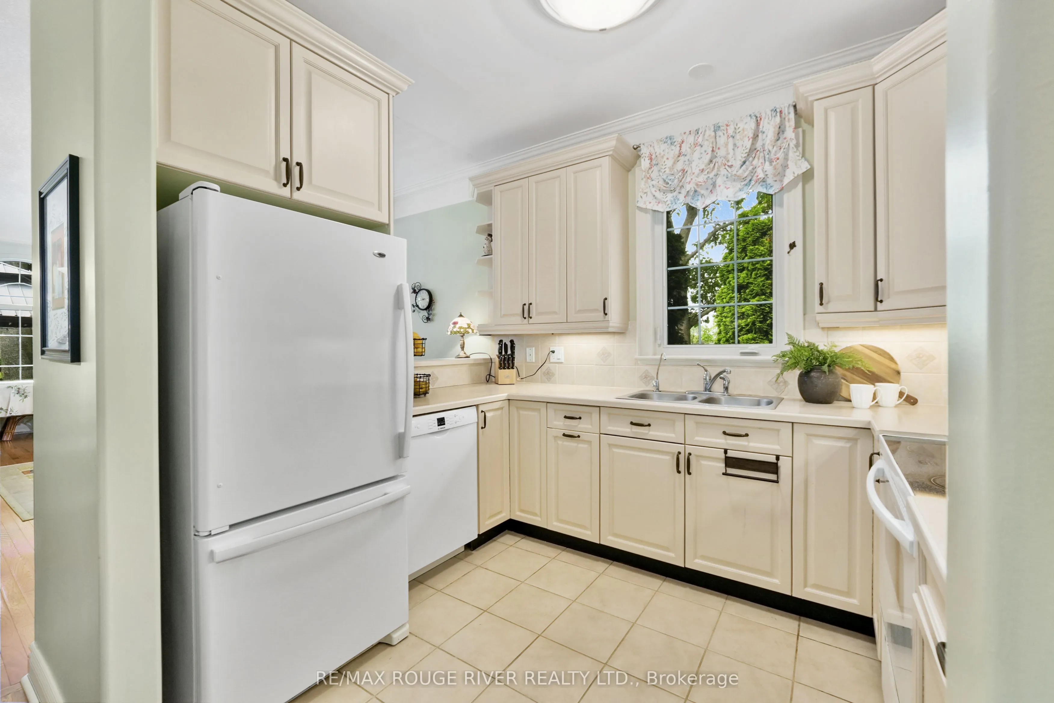 120 University Avenue E, #101