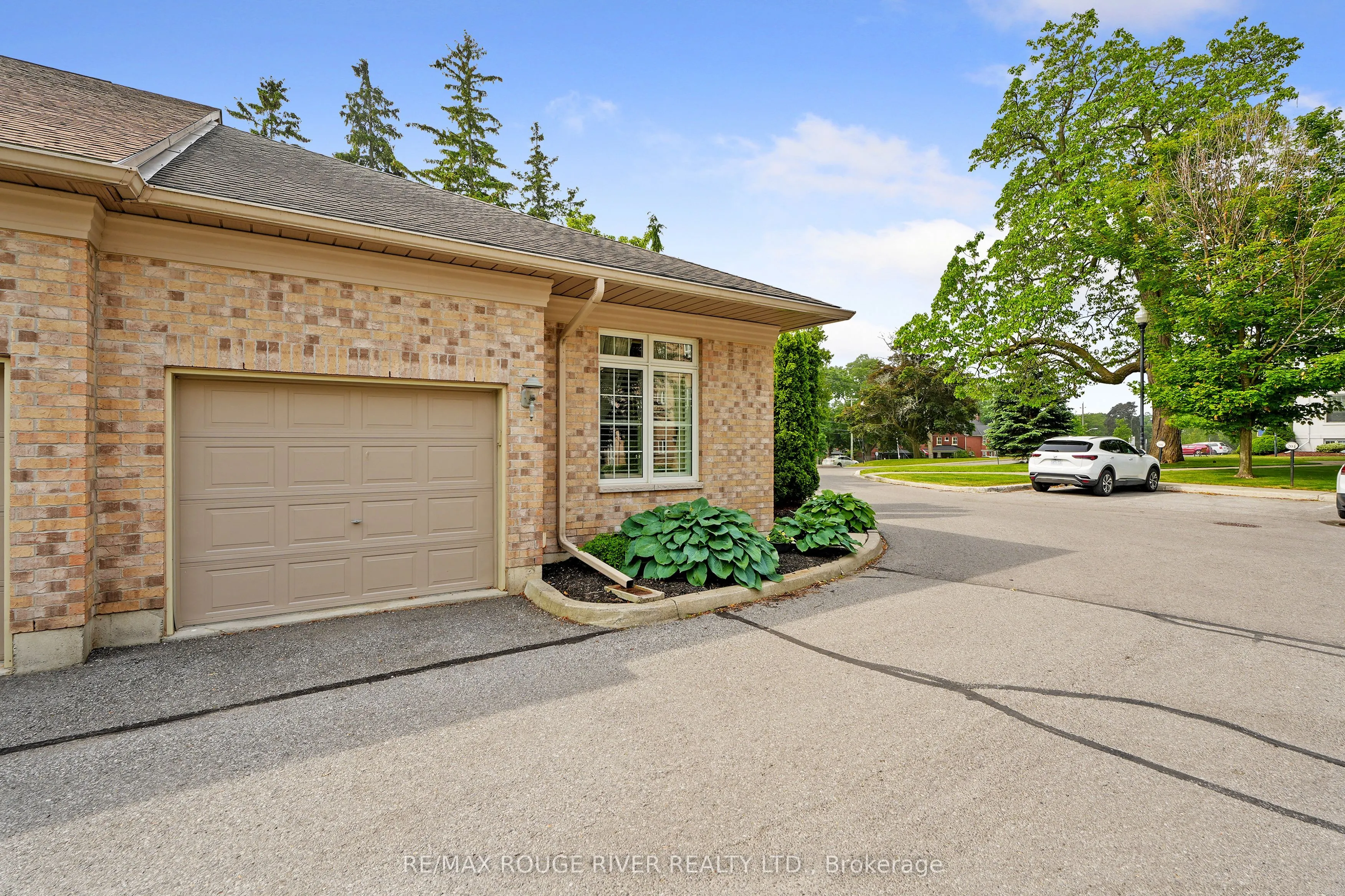 120 University Avenue E, #101