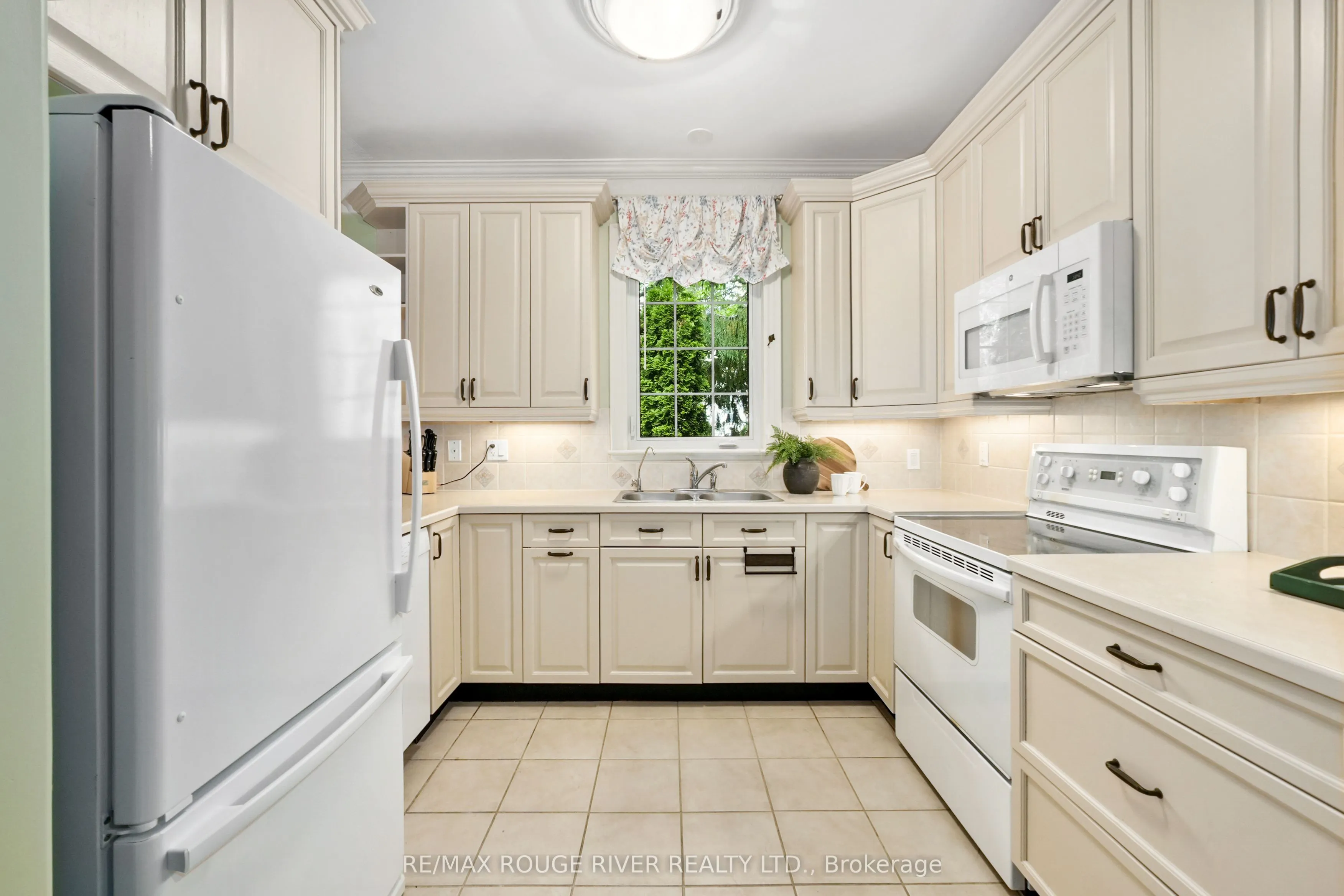120 University Avenue E, #101