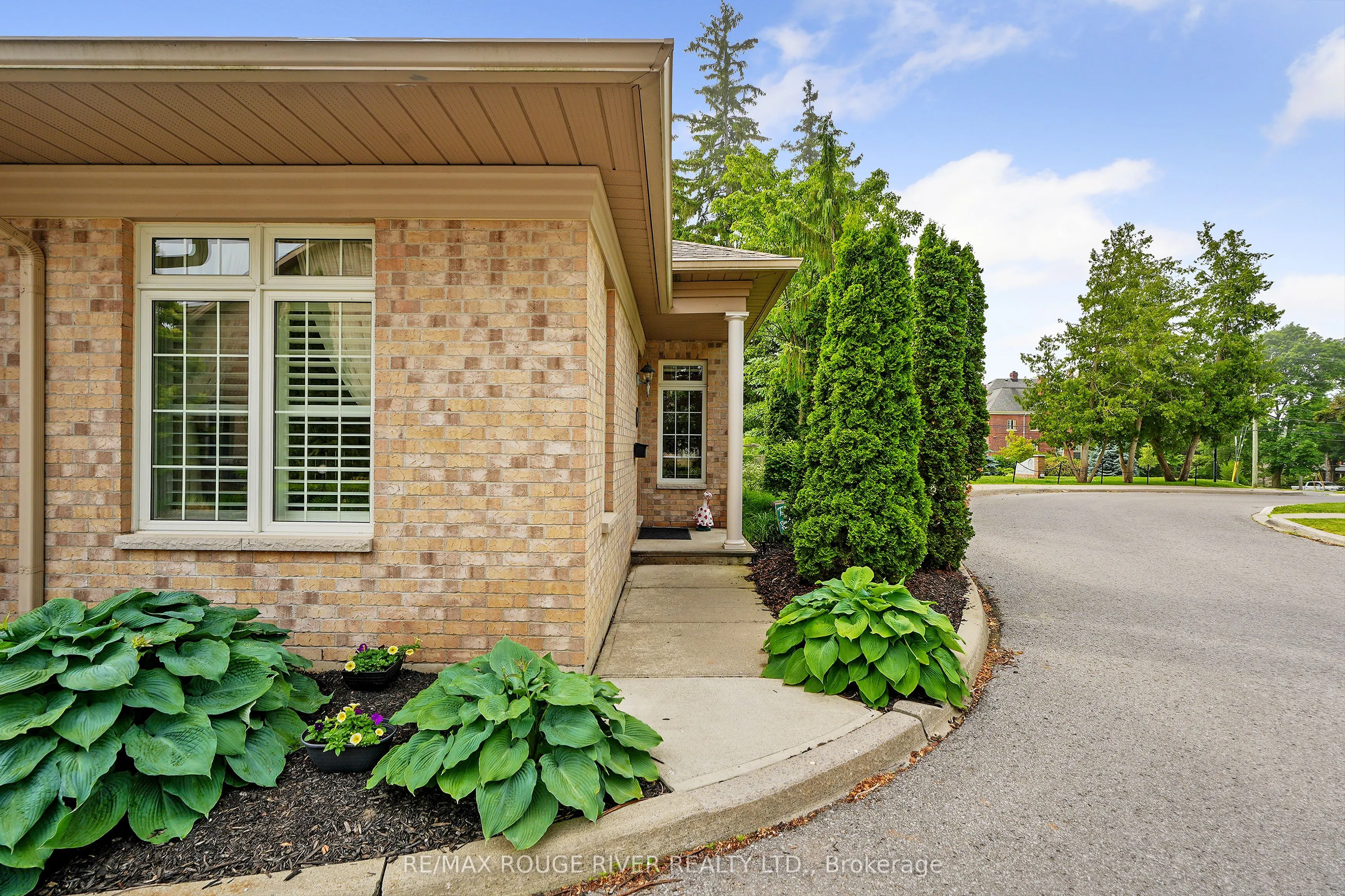 120 University Avenue E, #101