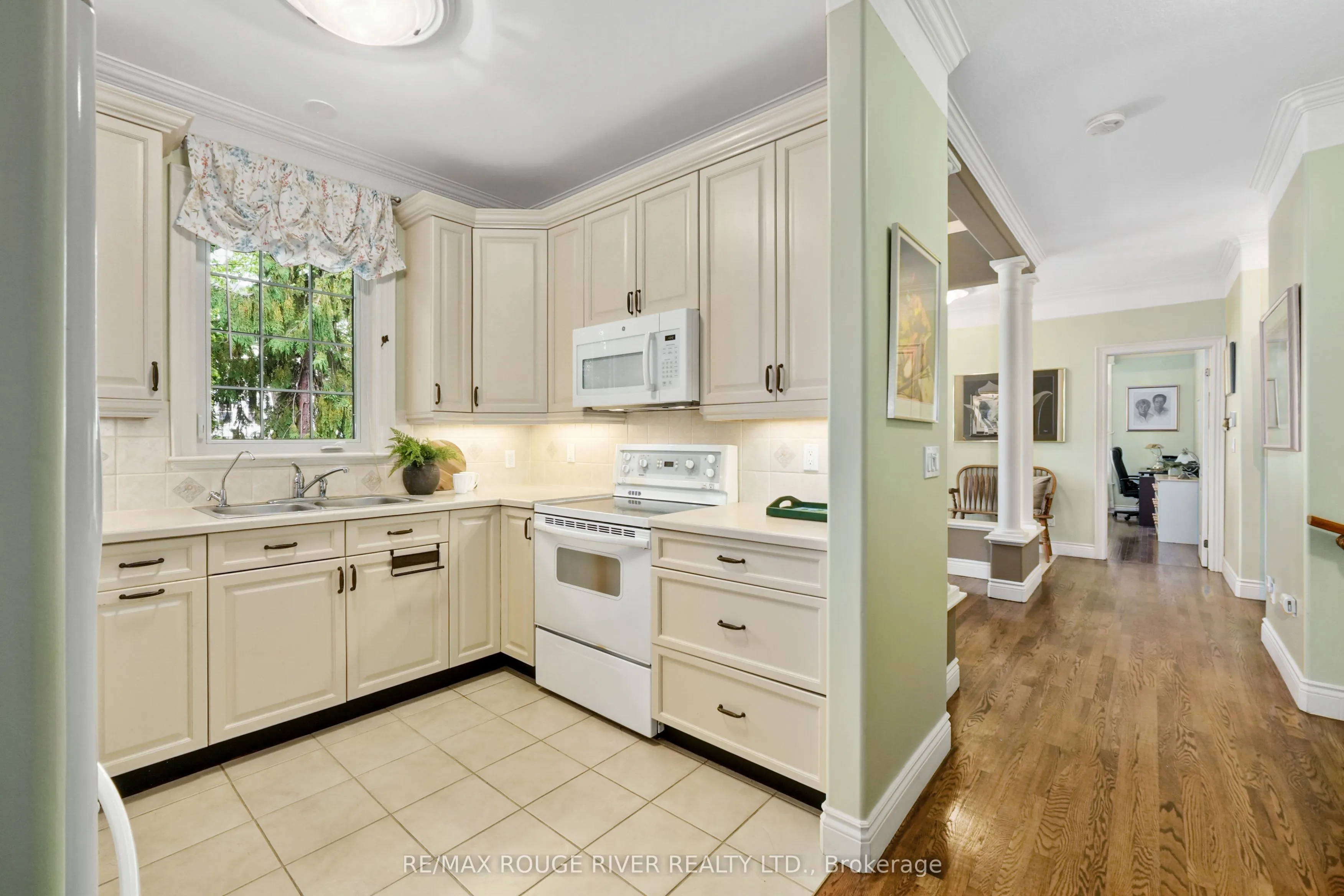 120 University Avenue E, #101