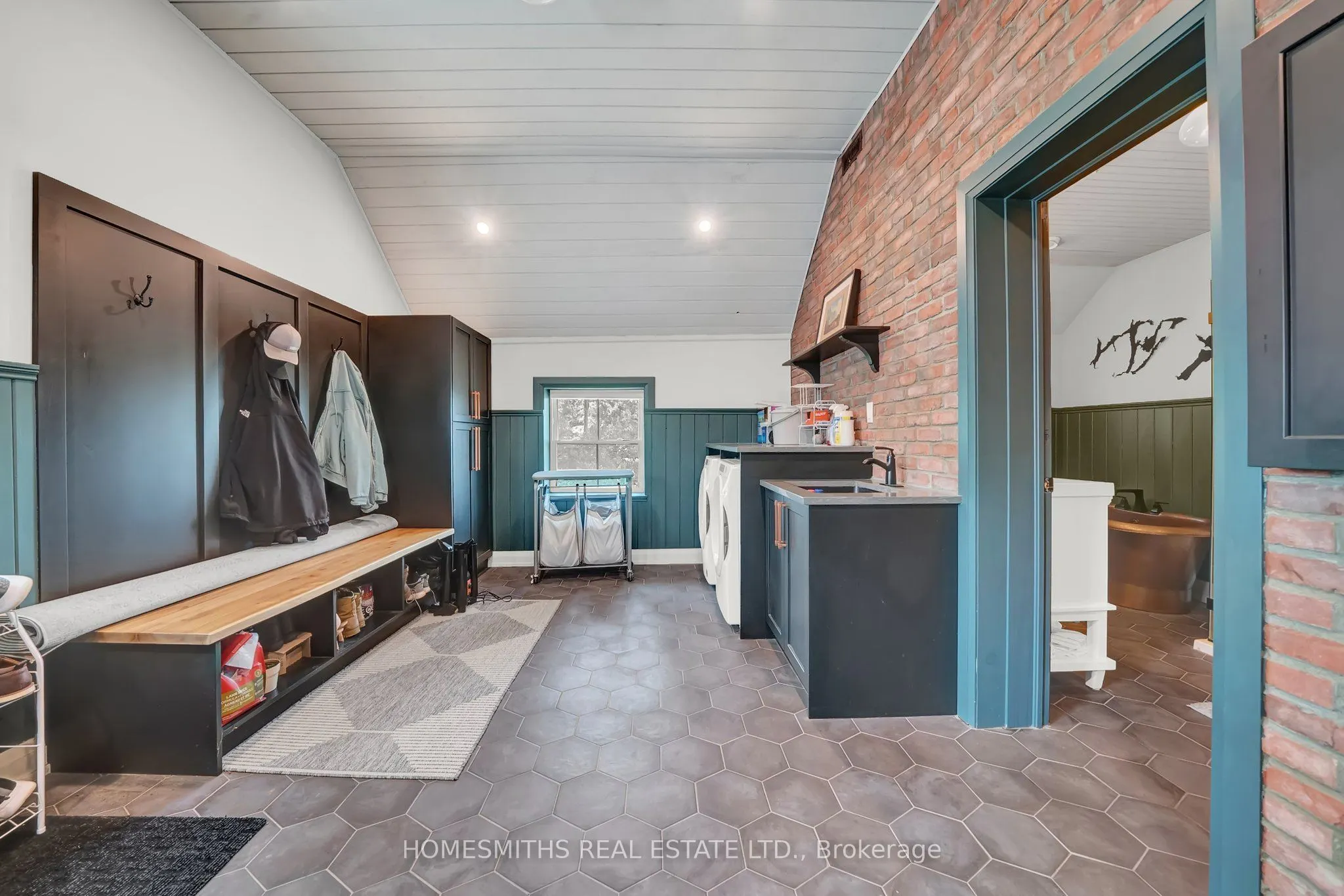 2374 CROWES LANDING Road