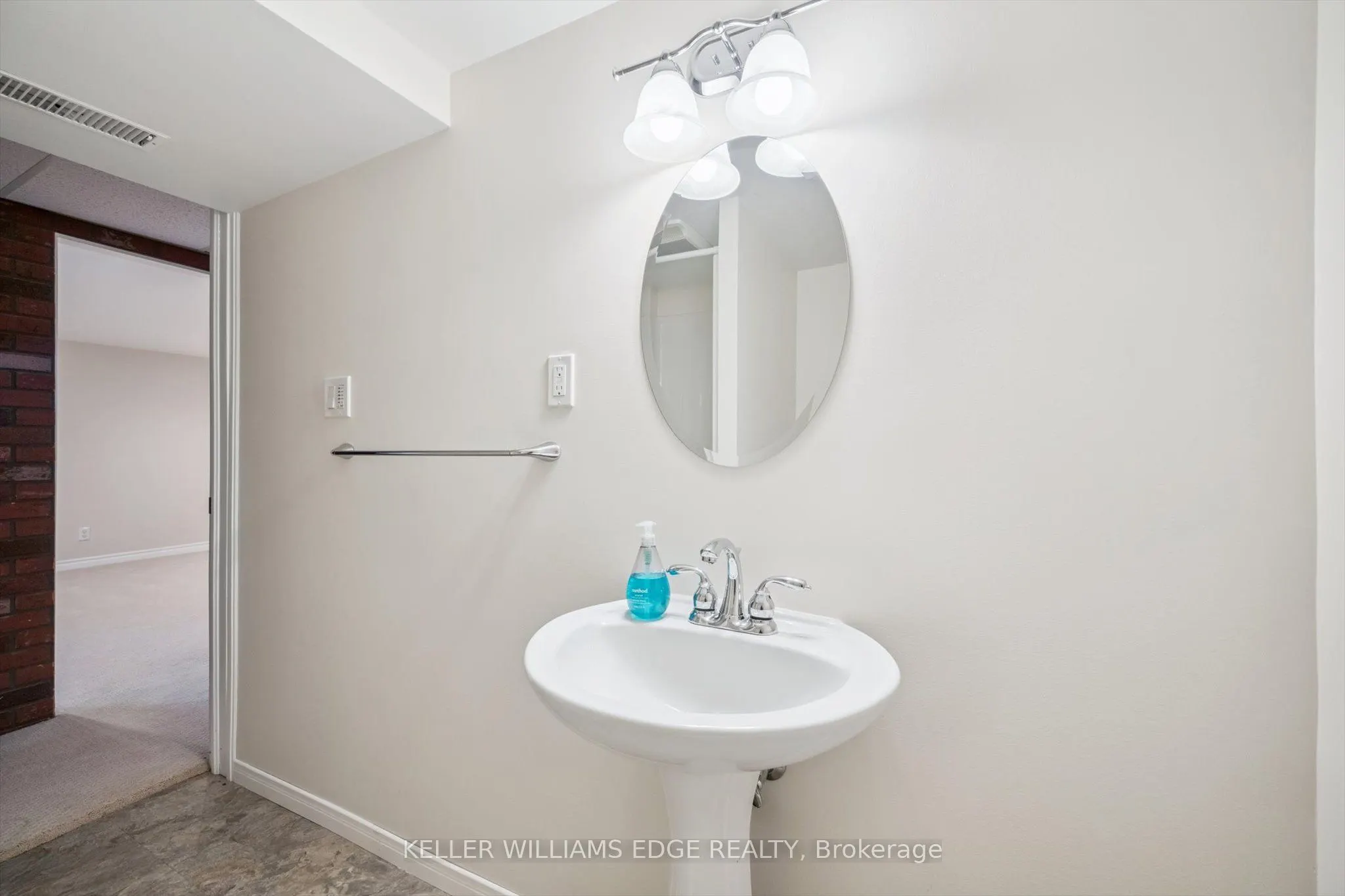 341 Redford Crescent