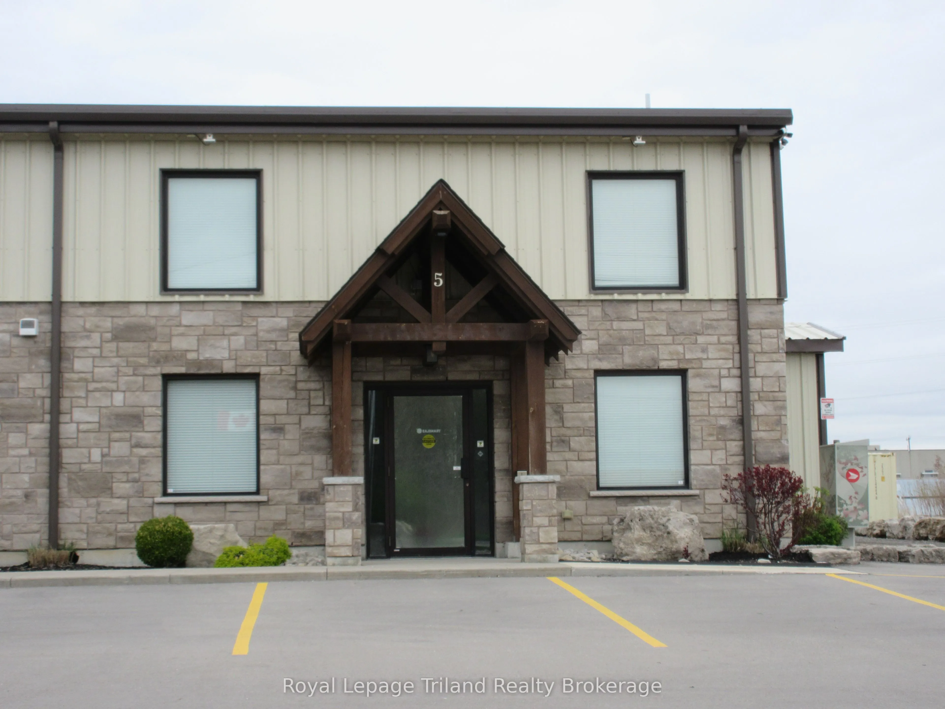 1099 Commerce Way, #5