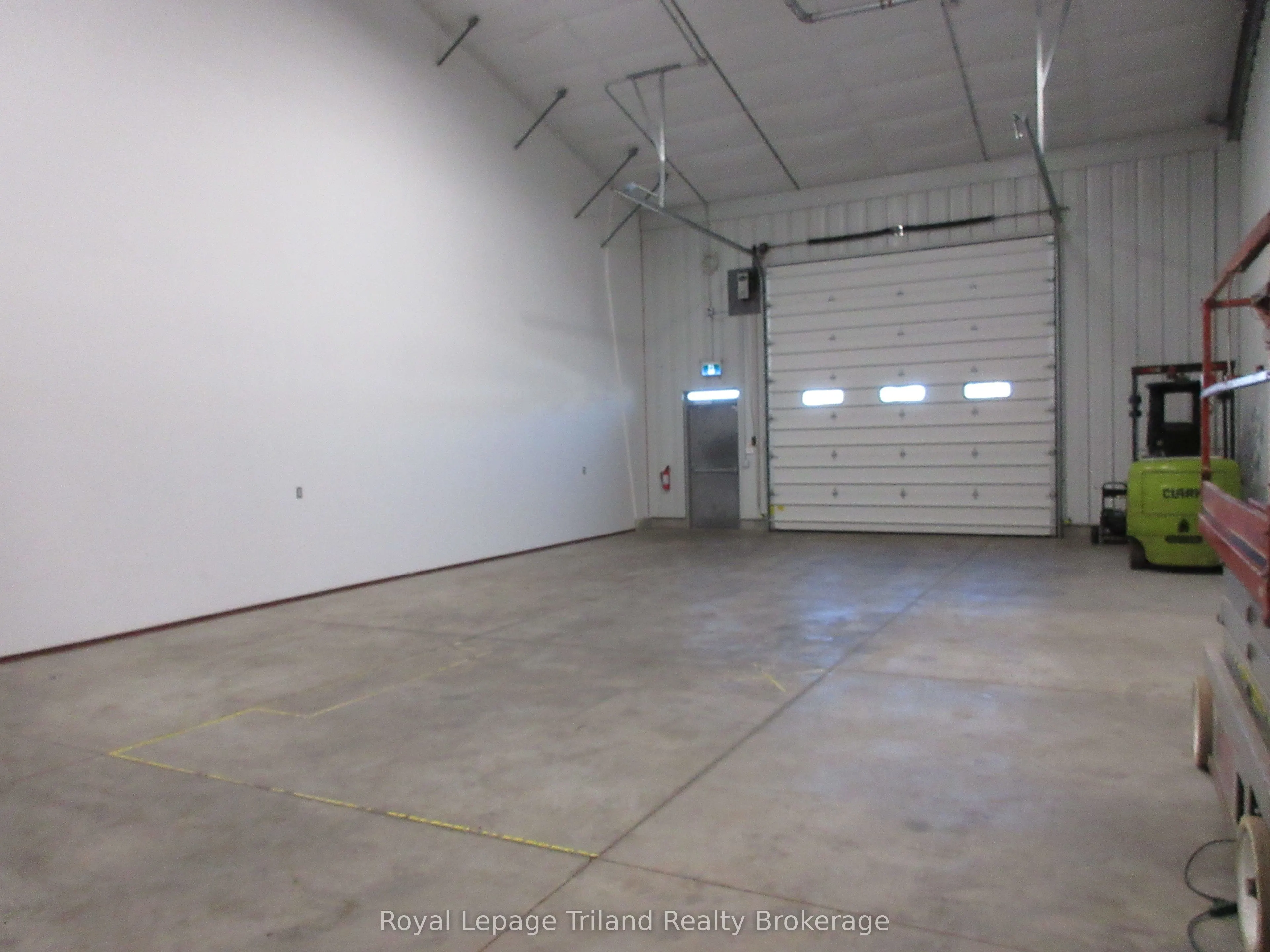 1099 Commerce Way, #5