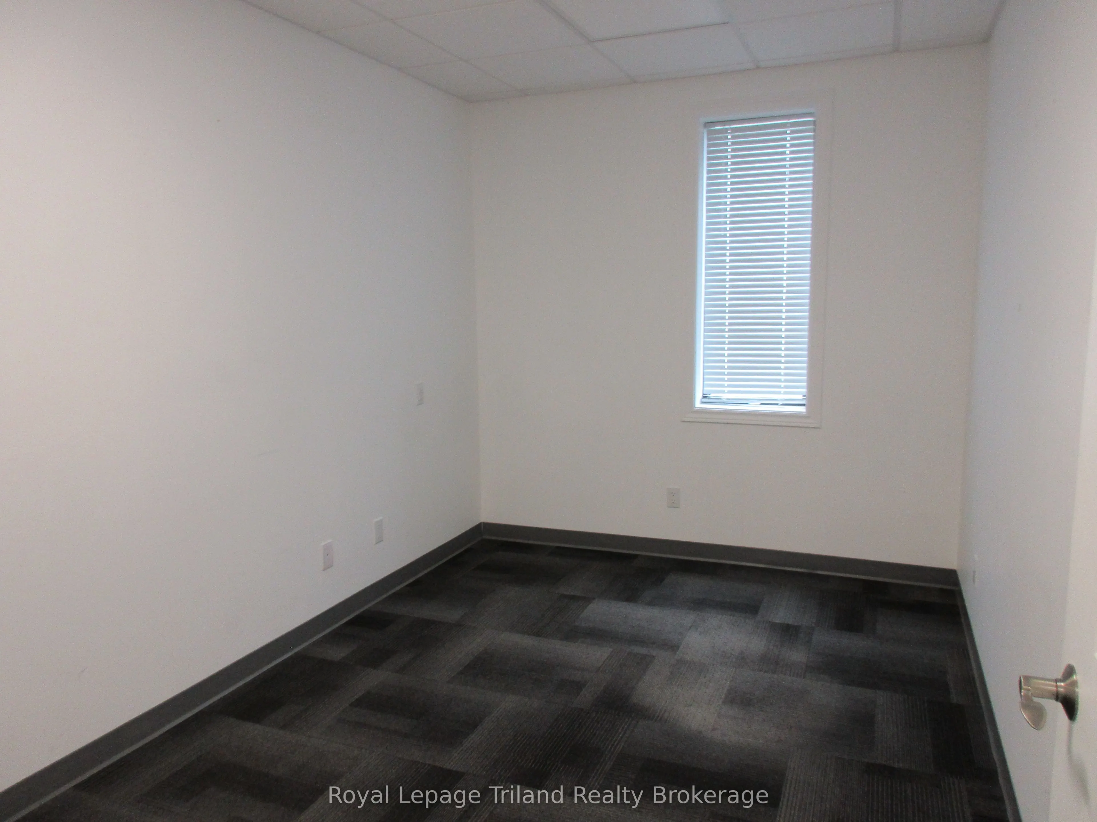 1099 Commerce Way, #5