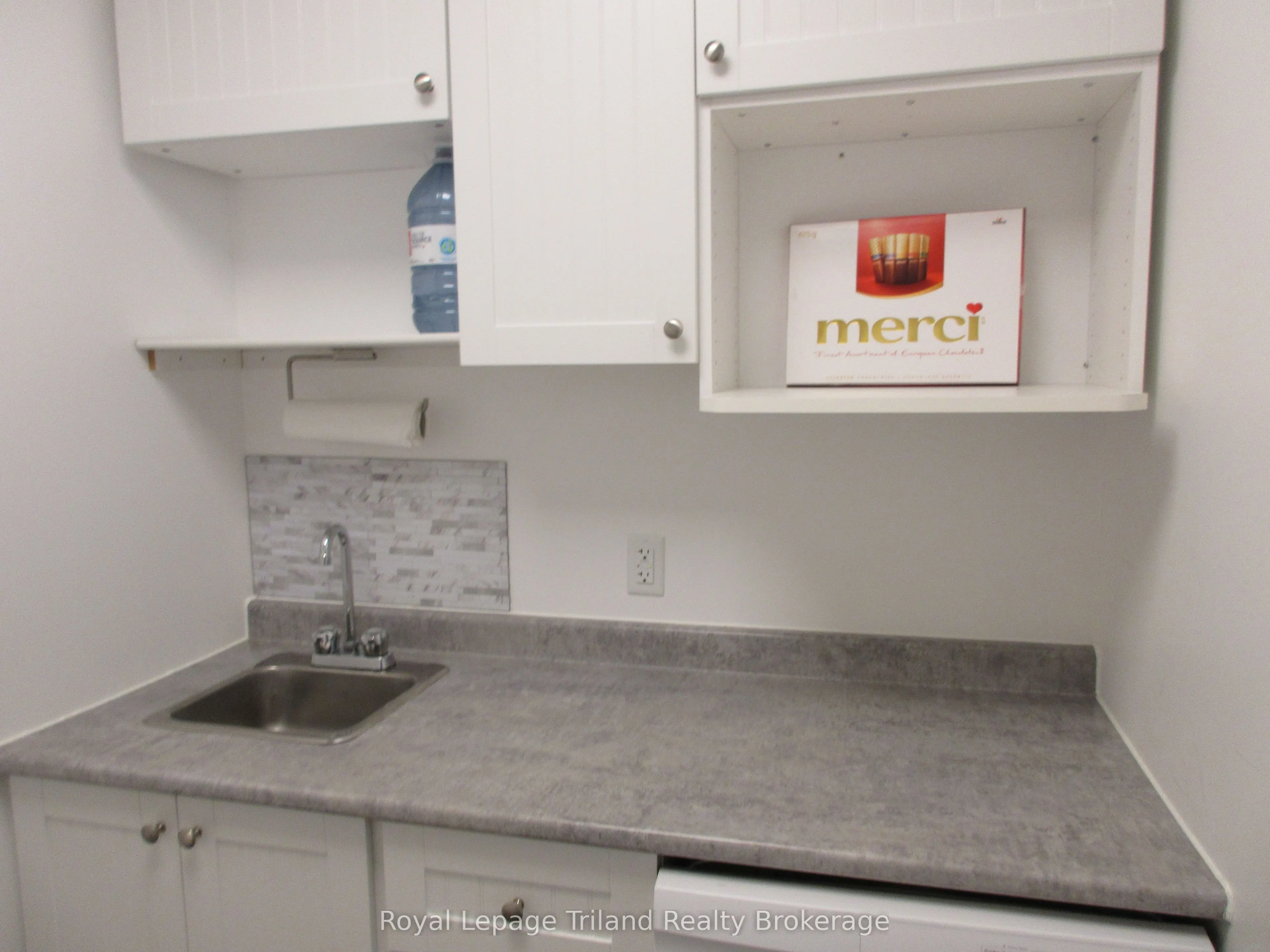 1099 Commerce Way, #5