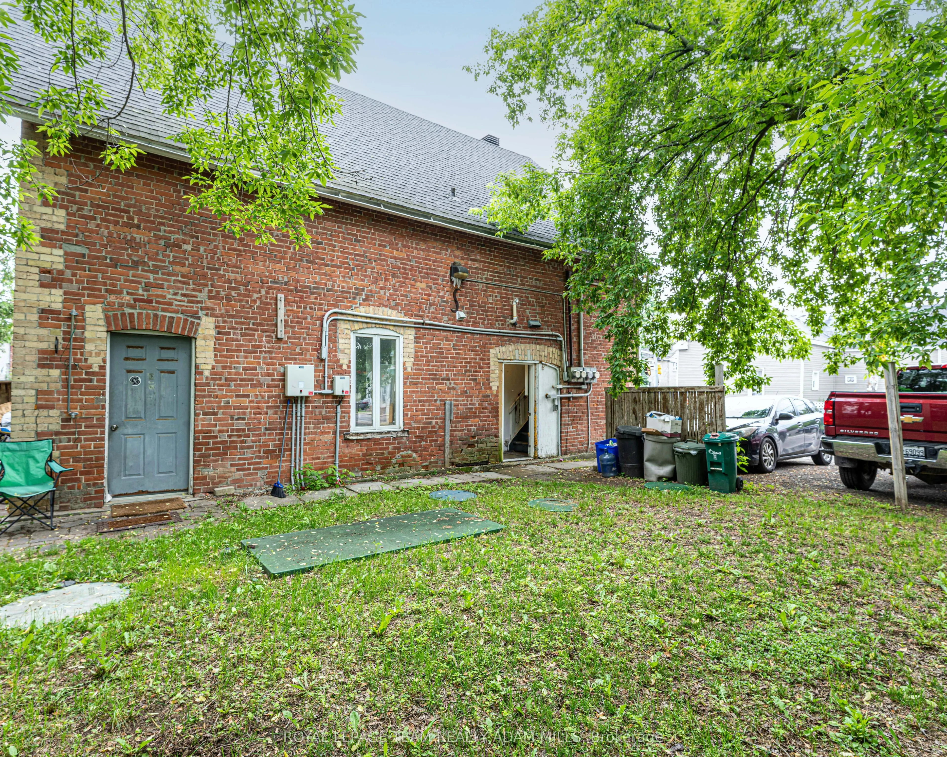 6607-6613 Fourth Line Road