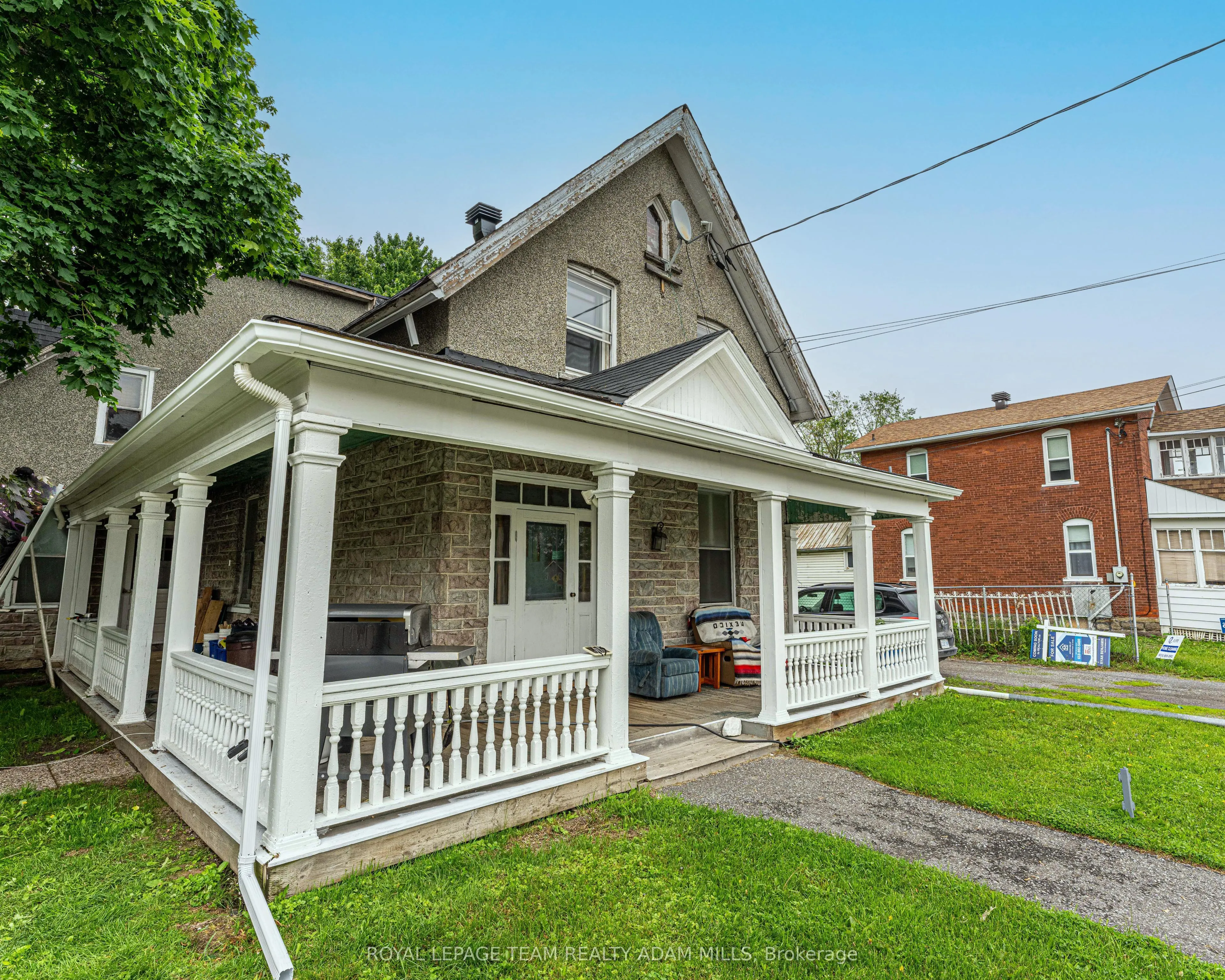 6607-6613 Fourth Line Road
