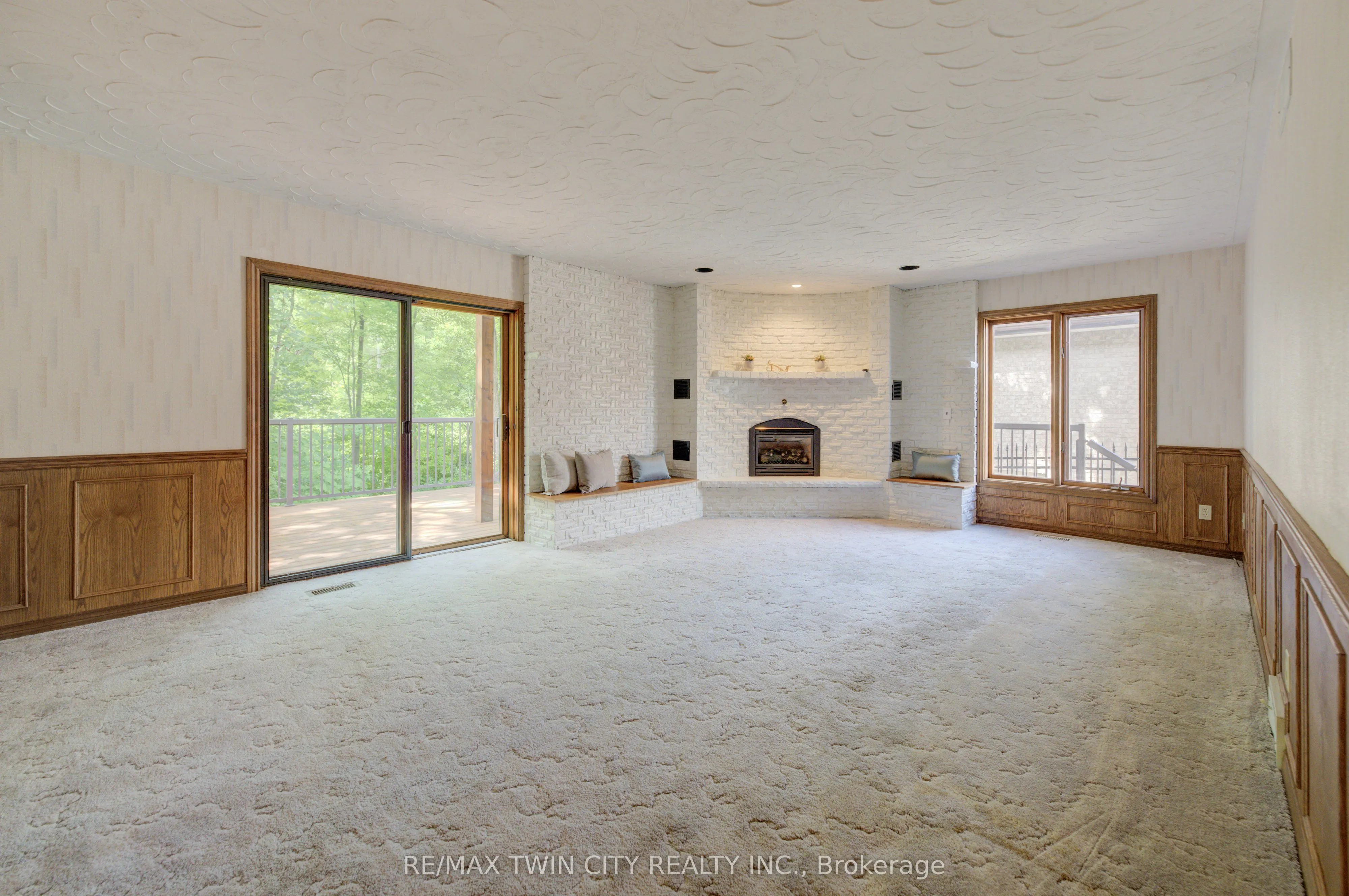391 Northlake Drive