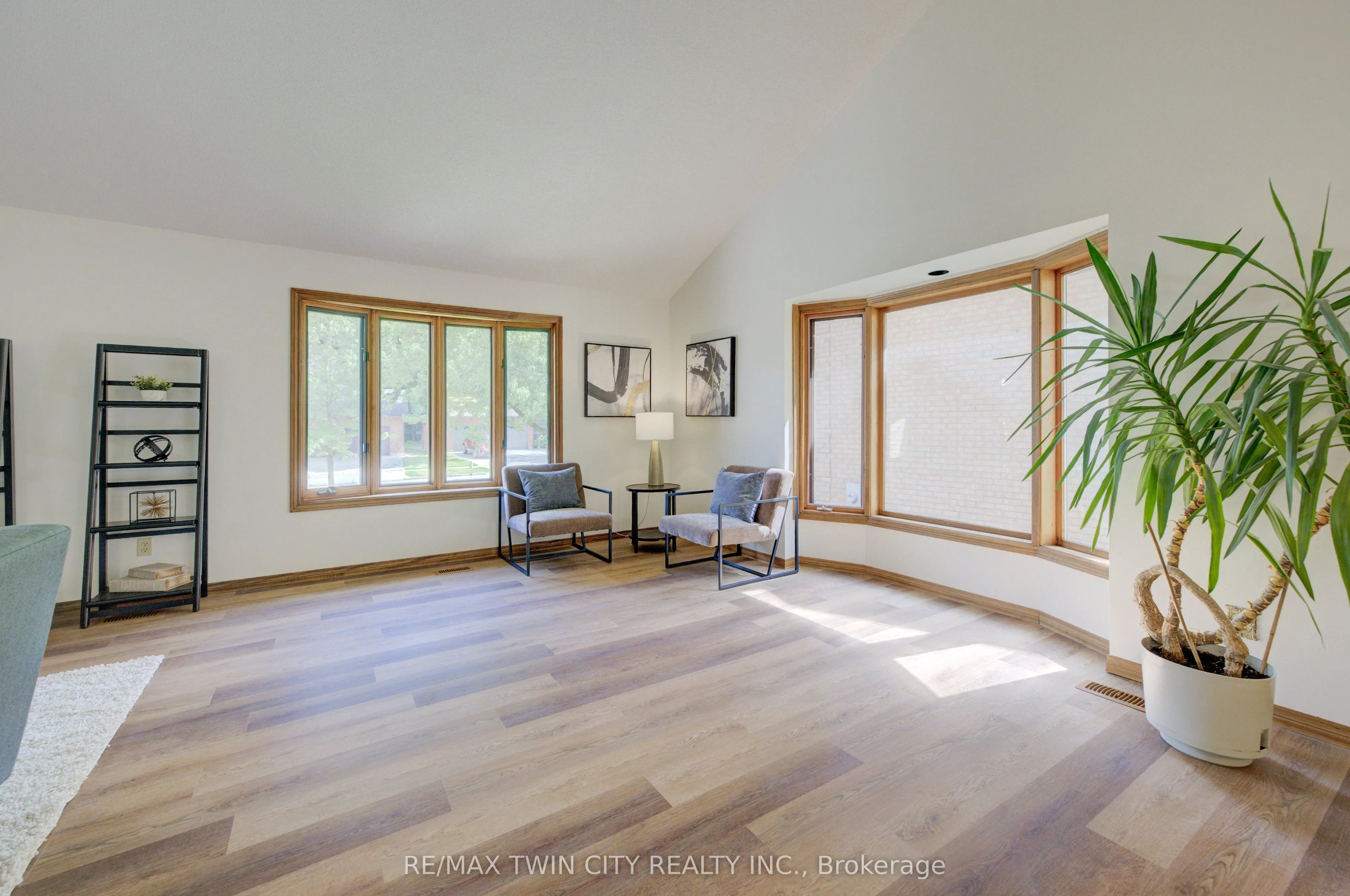391 Northlake Drive