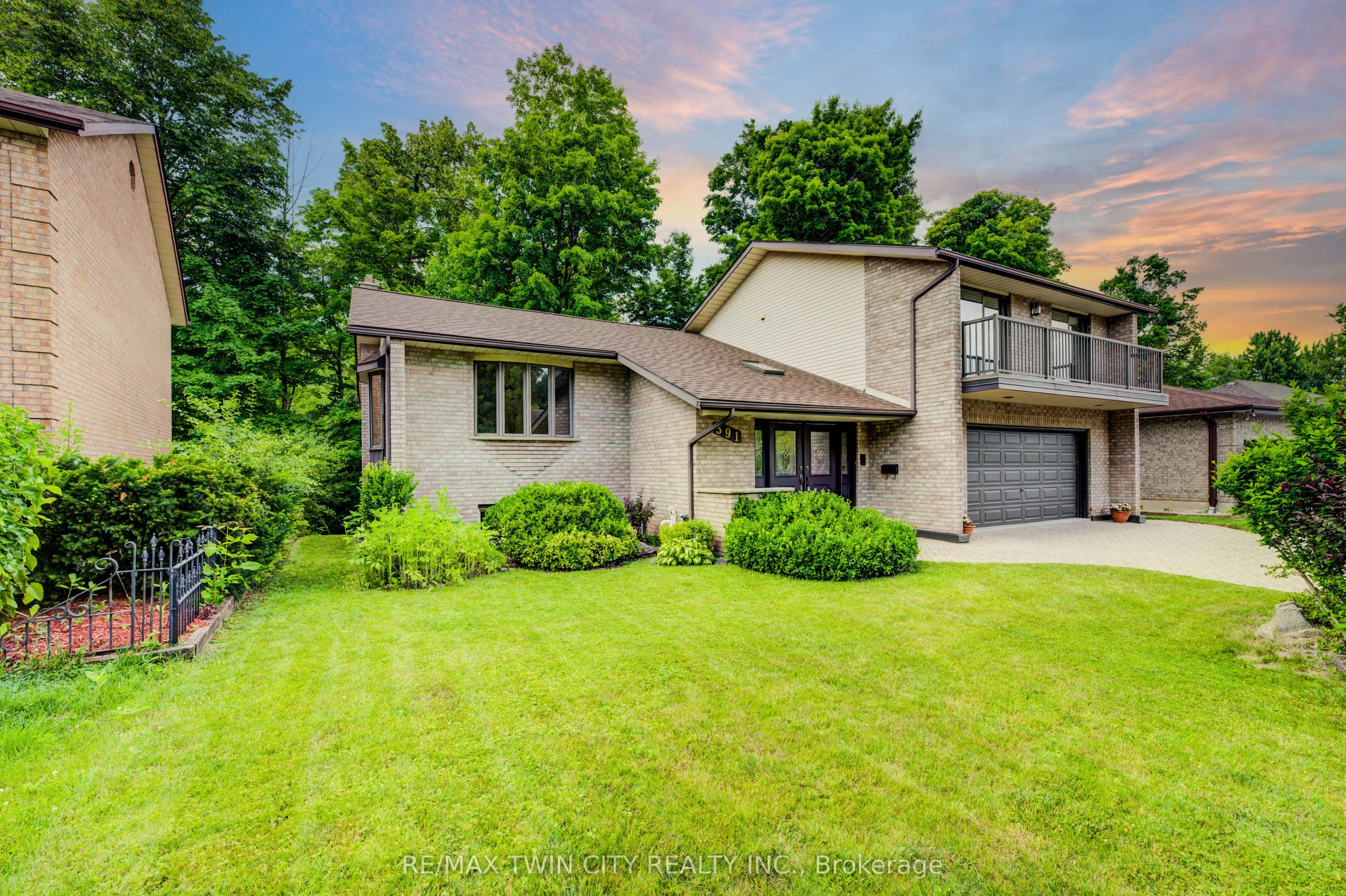 391 Northlake Drive