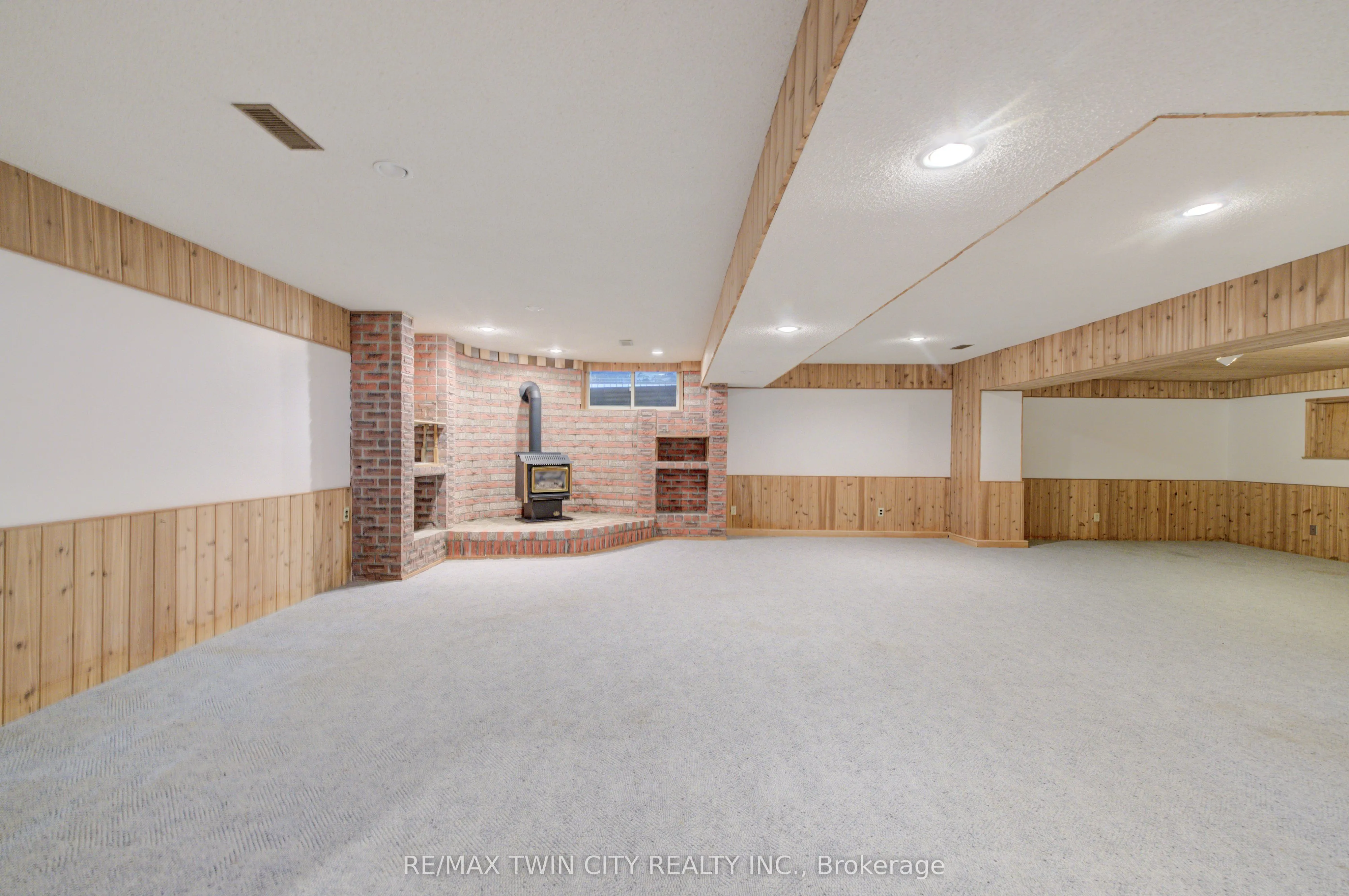 391 Northlake Drive