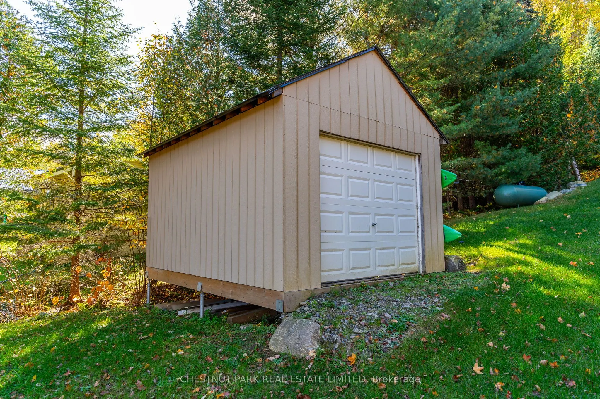 1060 Inawendawin Road