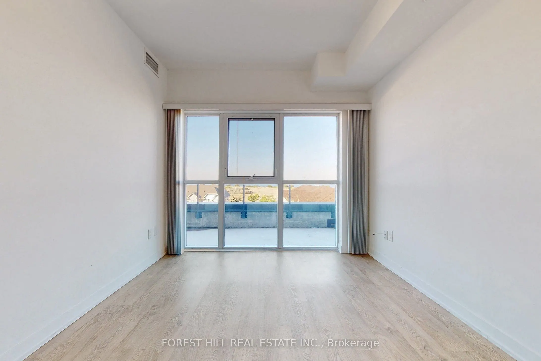 550 North Service Road, #307