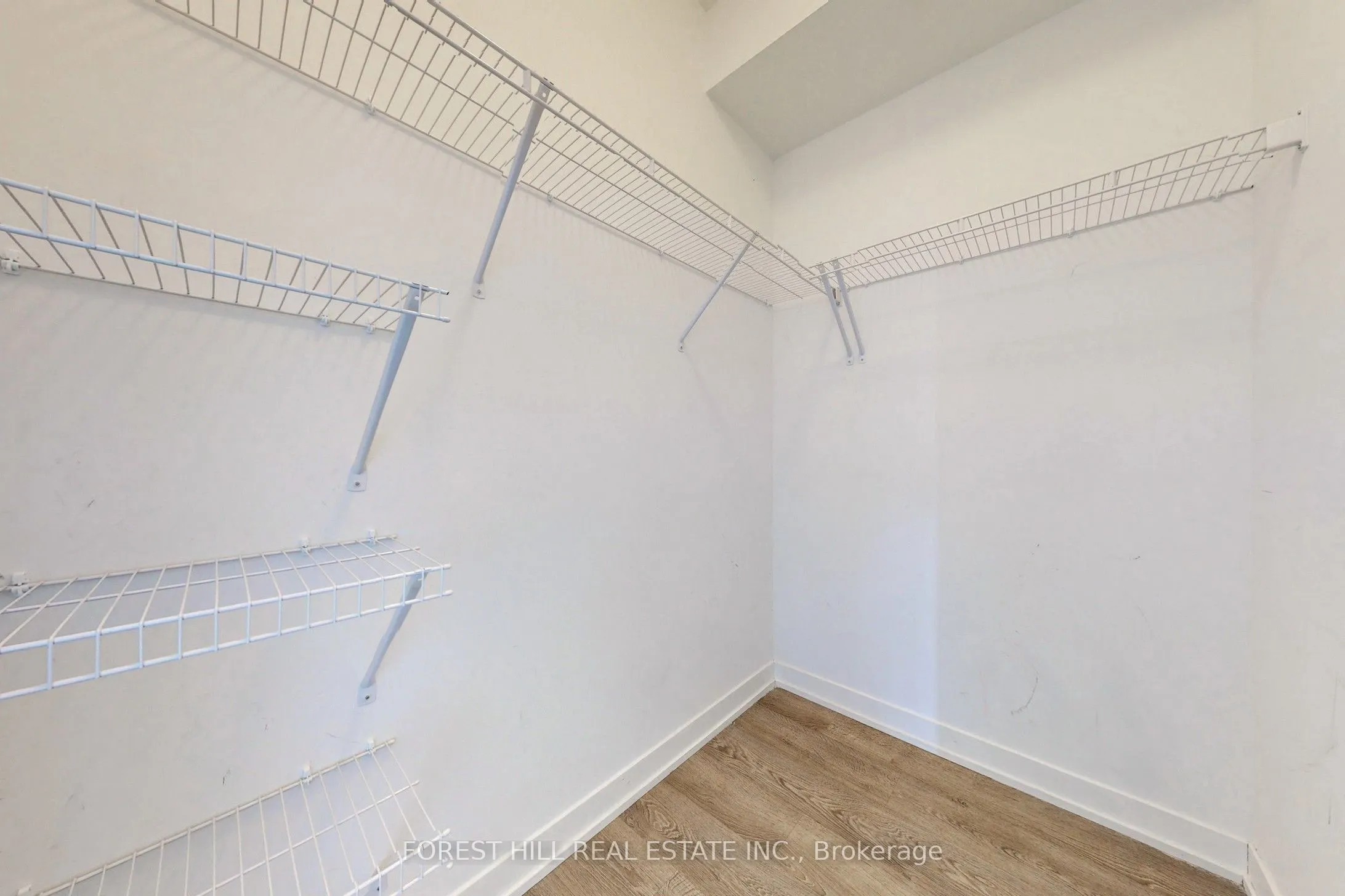 550 North Service Road, #307
