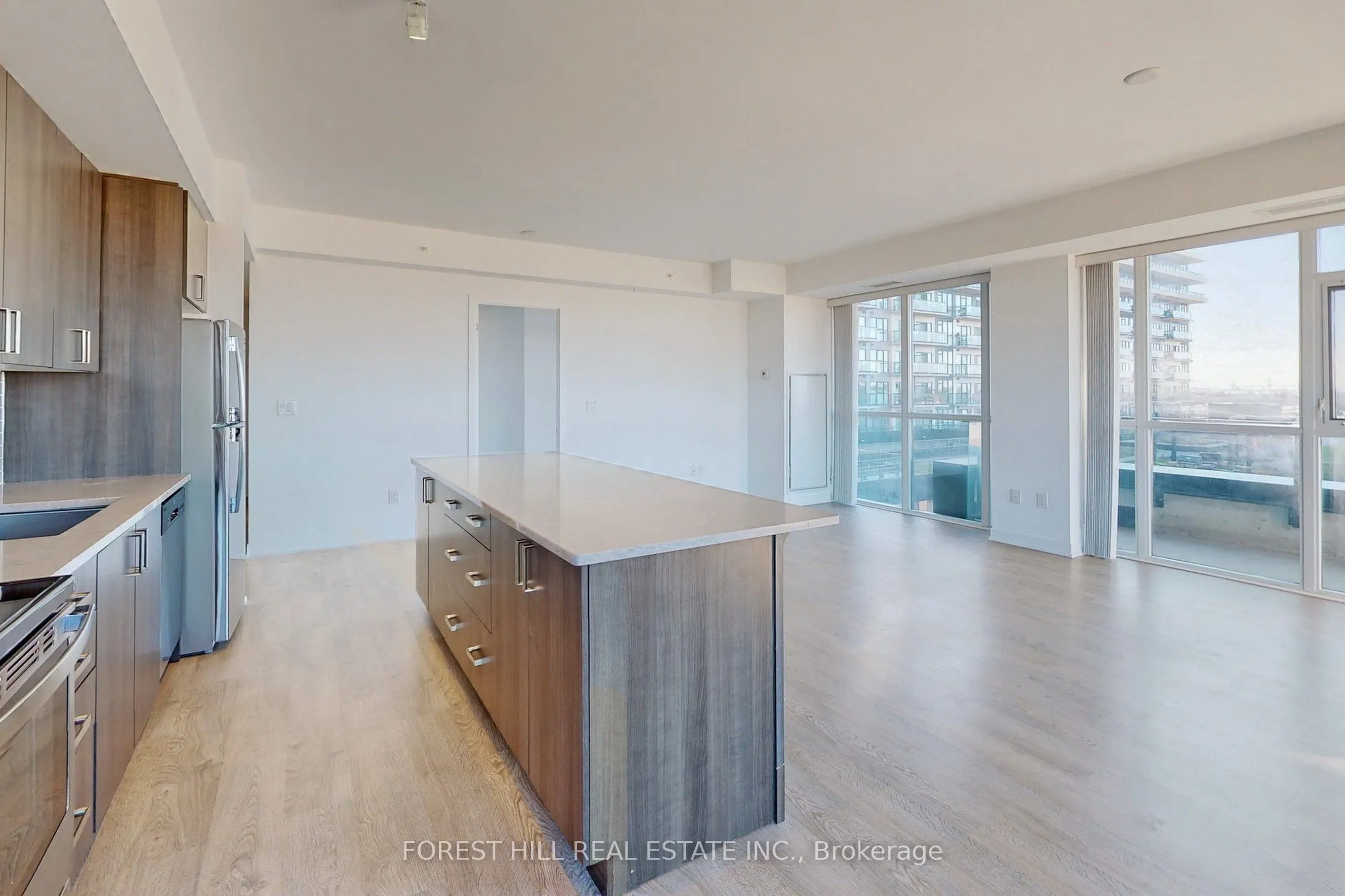 550 North Service Road, #307