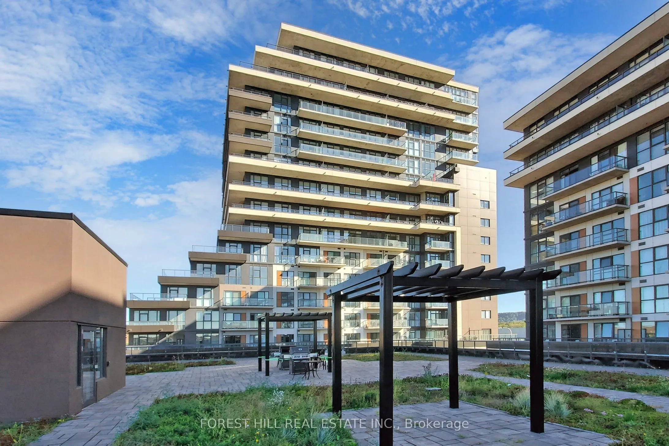 550 North Service Road, #307