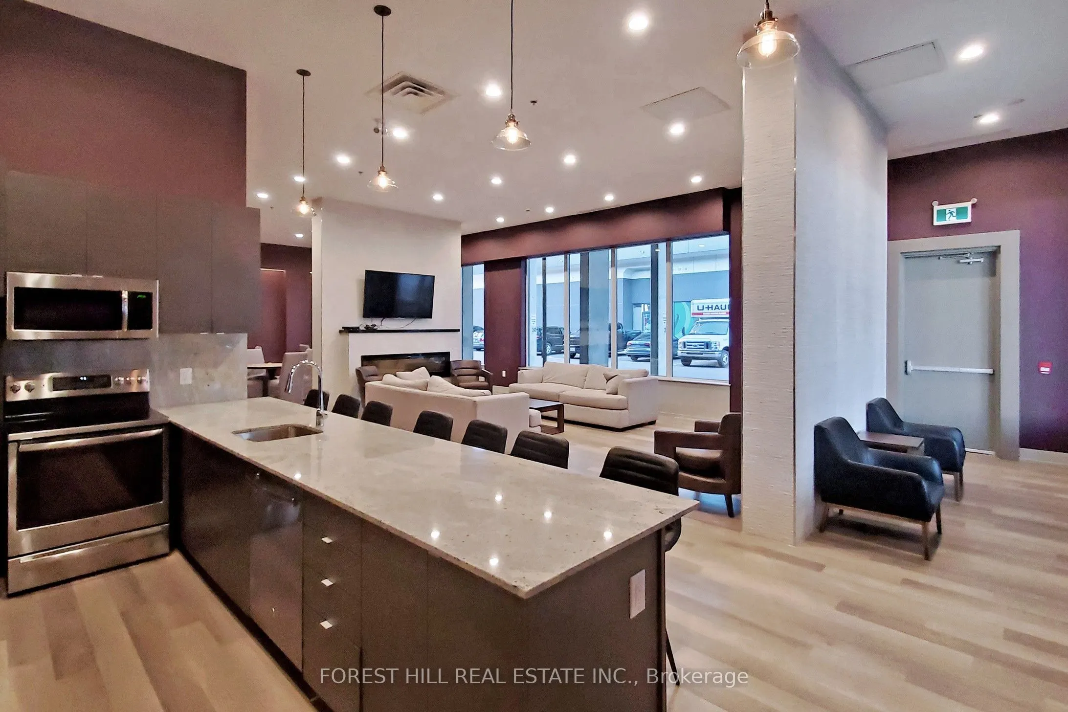 550 North Service Road, #307