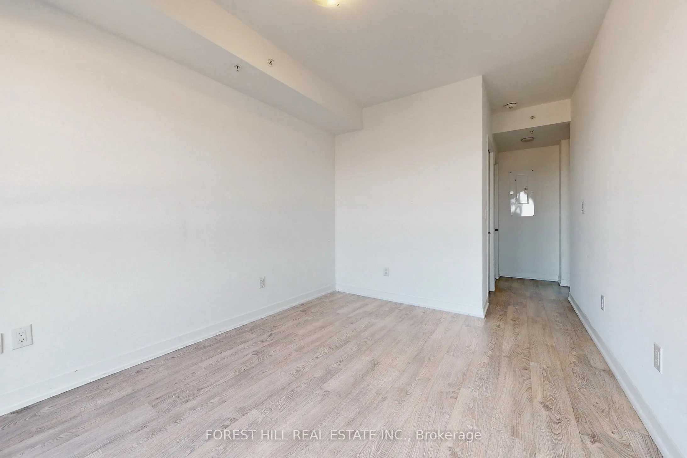 550 North Service Road, #307