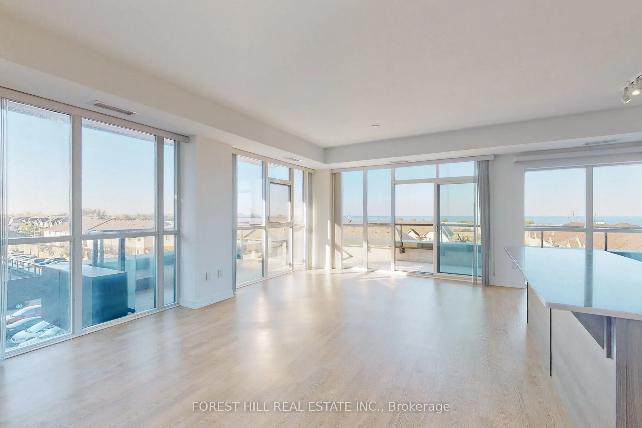 550 North Service Road, #307