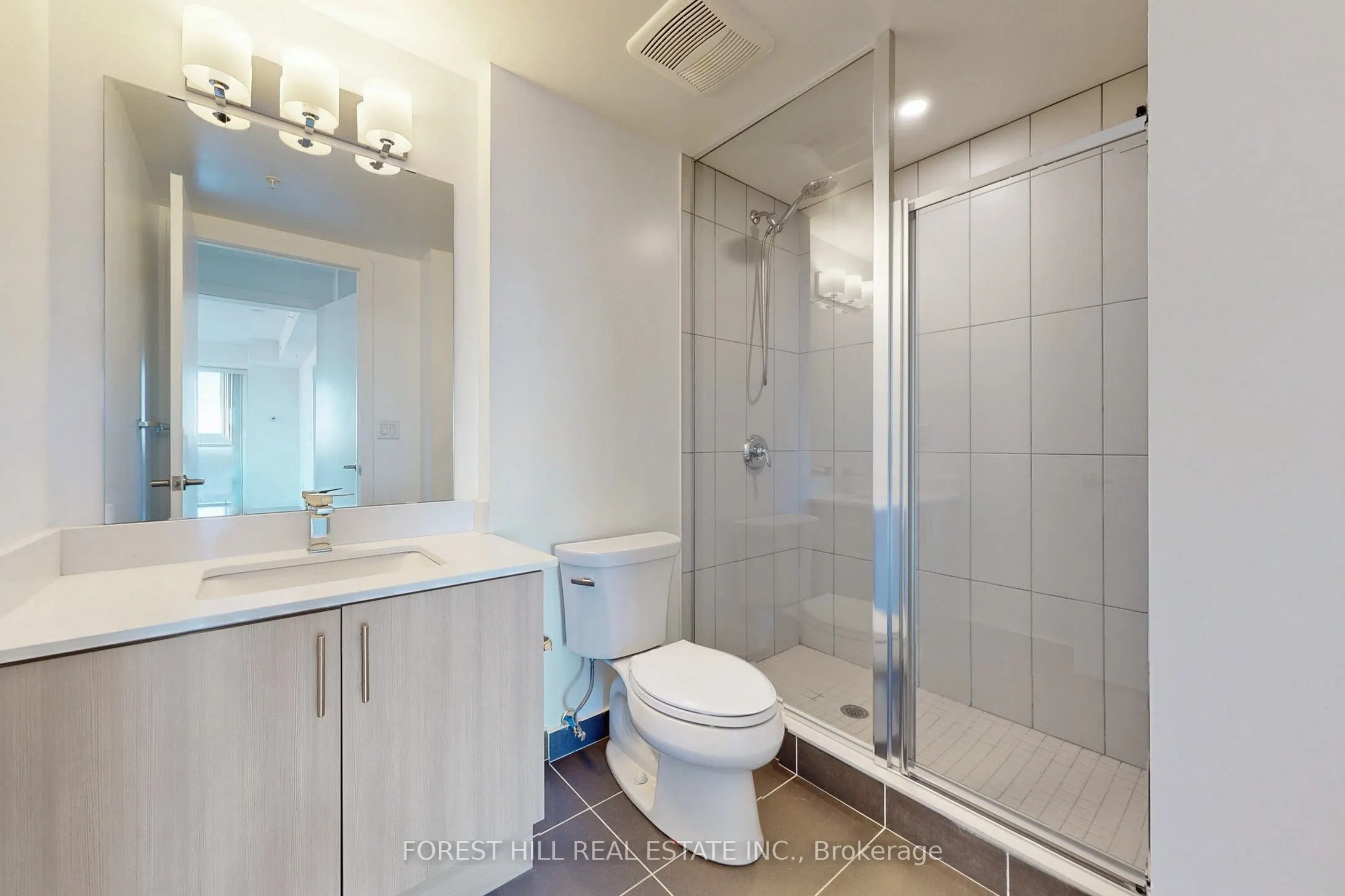550 North Service Road, #307