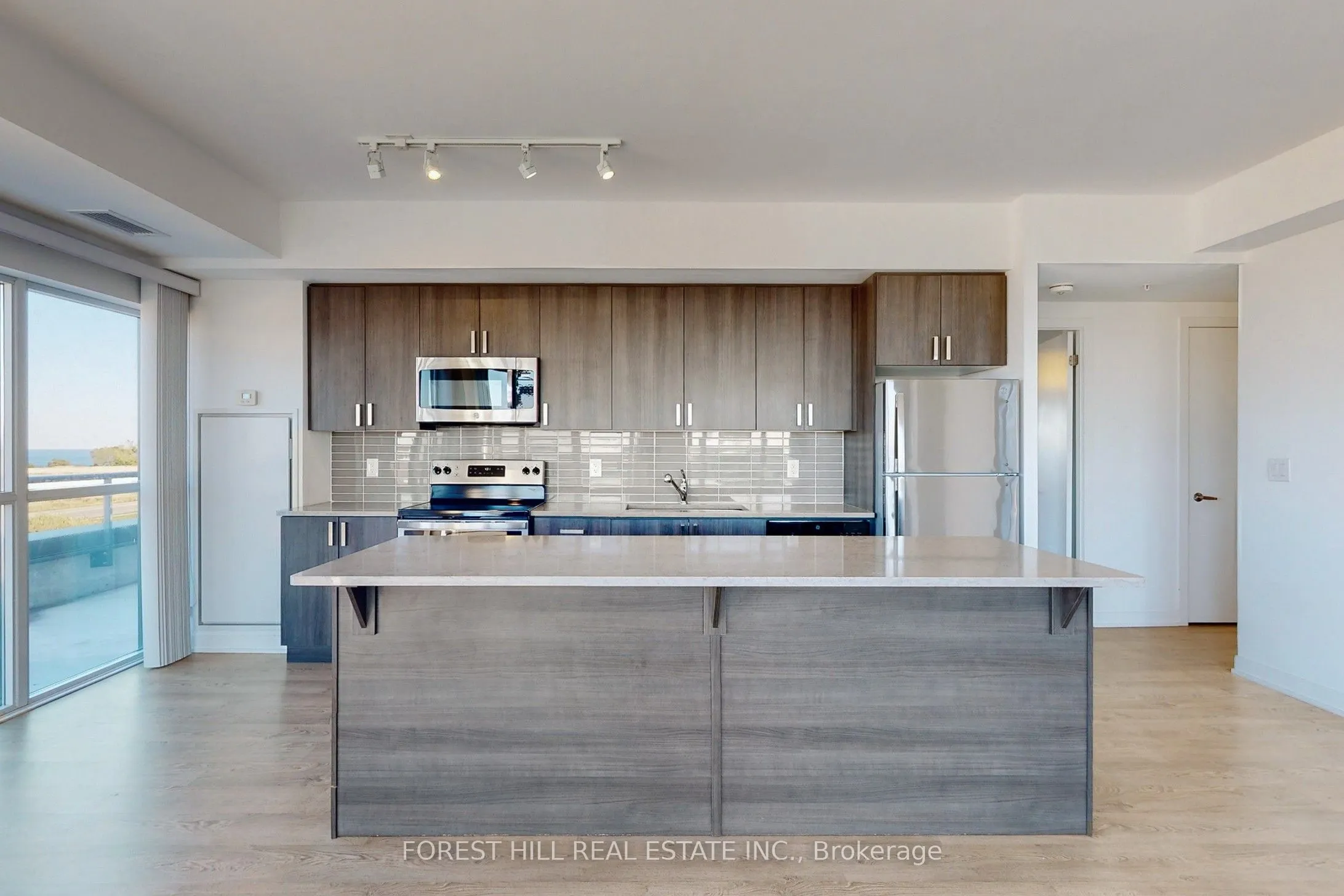 550 North Service Road, #307