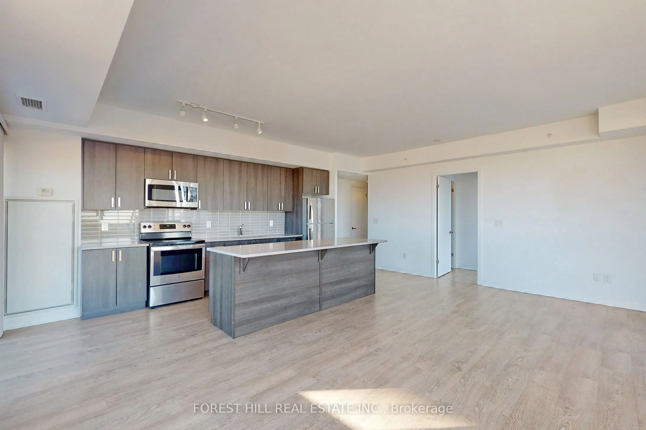 550 North Service Road, #307