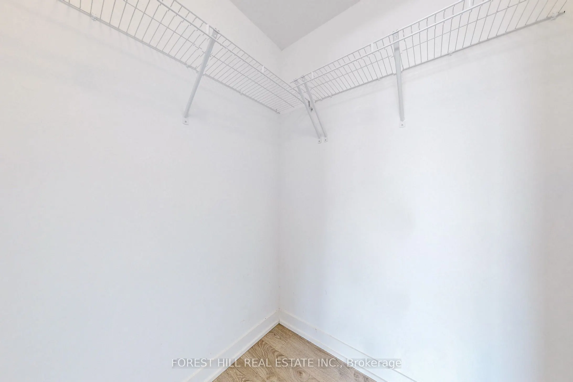 550 North Service Road, #307