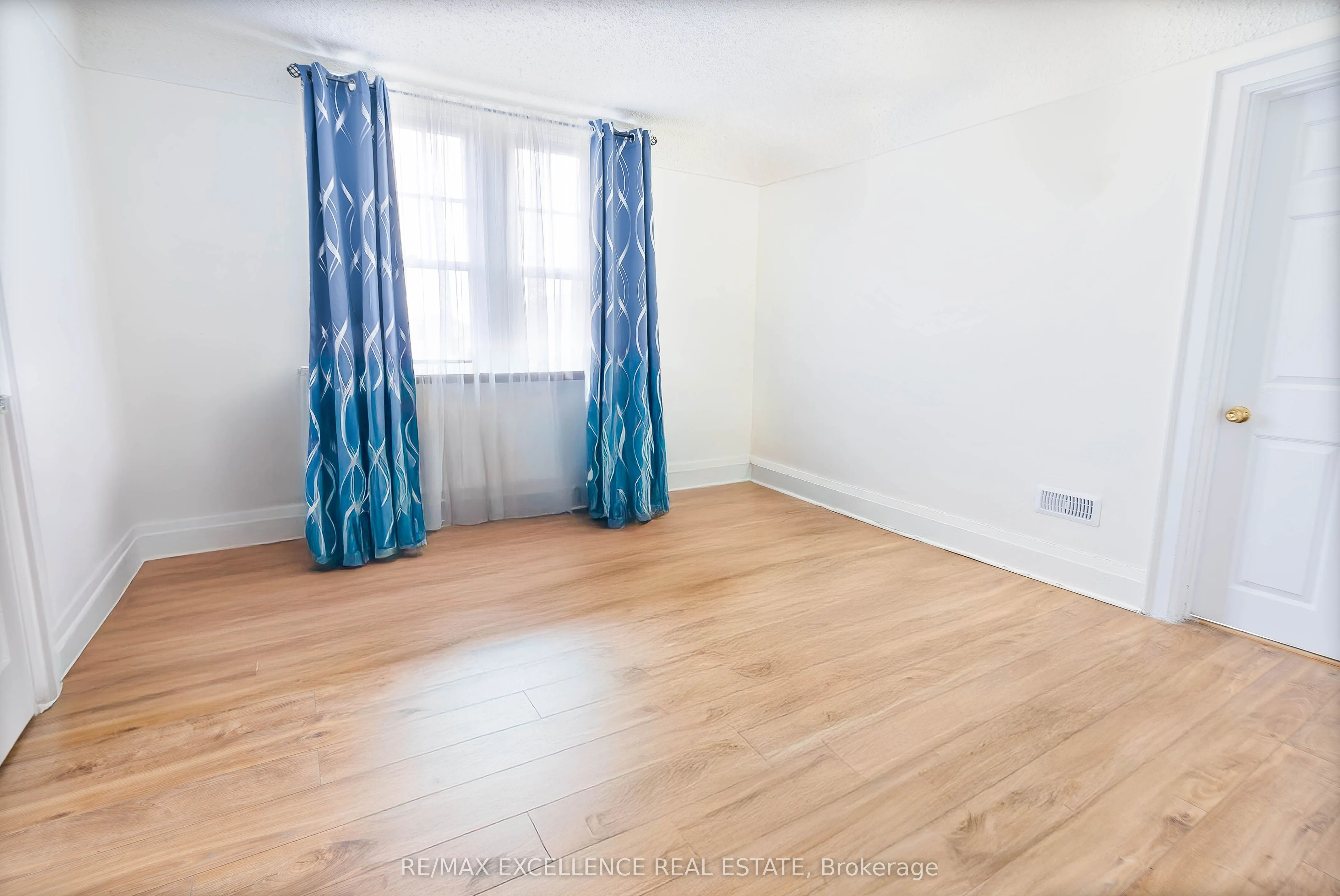4 Rosemont Avenue