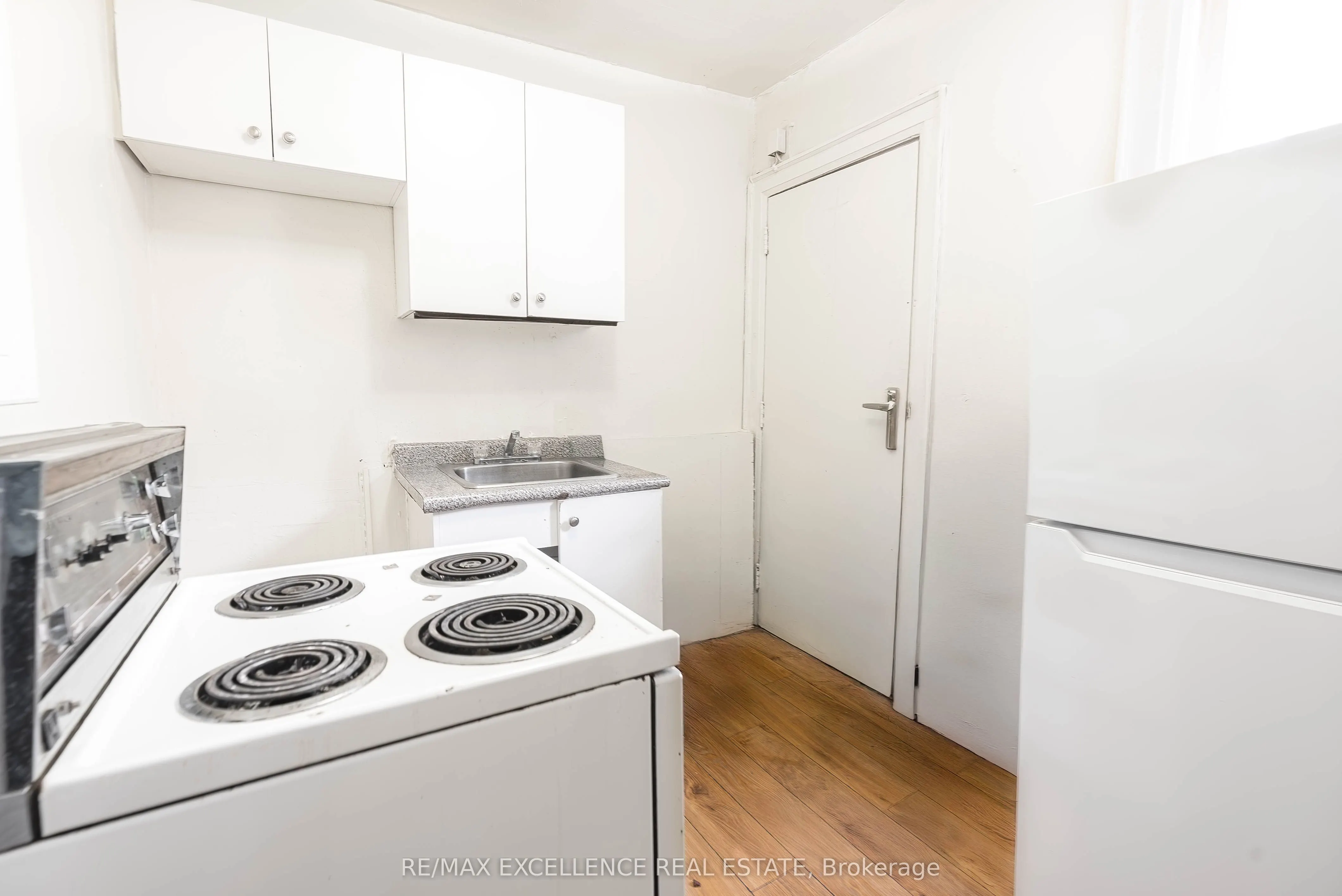 4 Rosemont Avenue