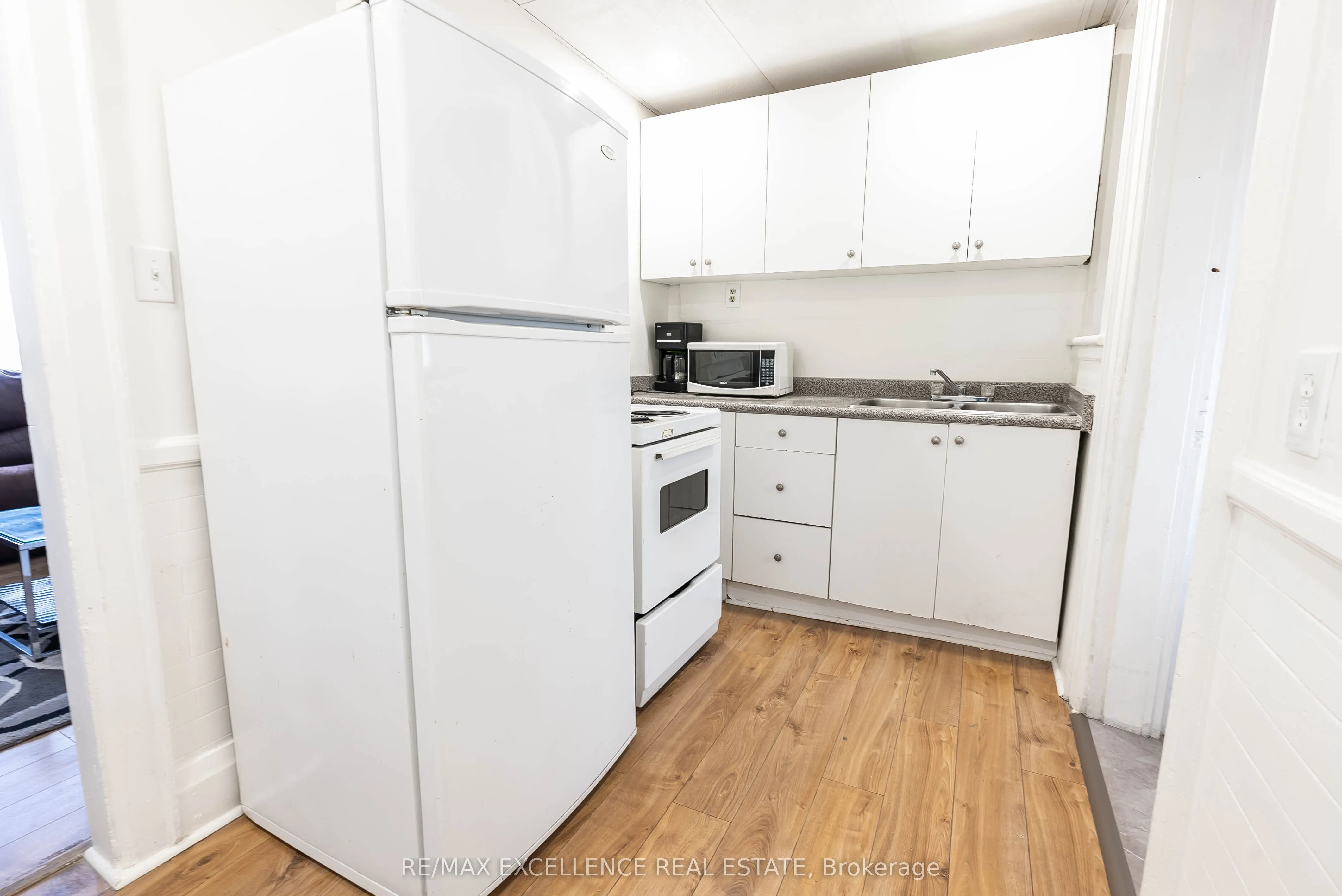 4 Rosemont Avenue