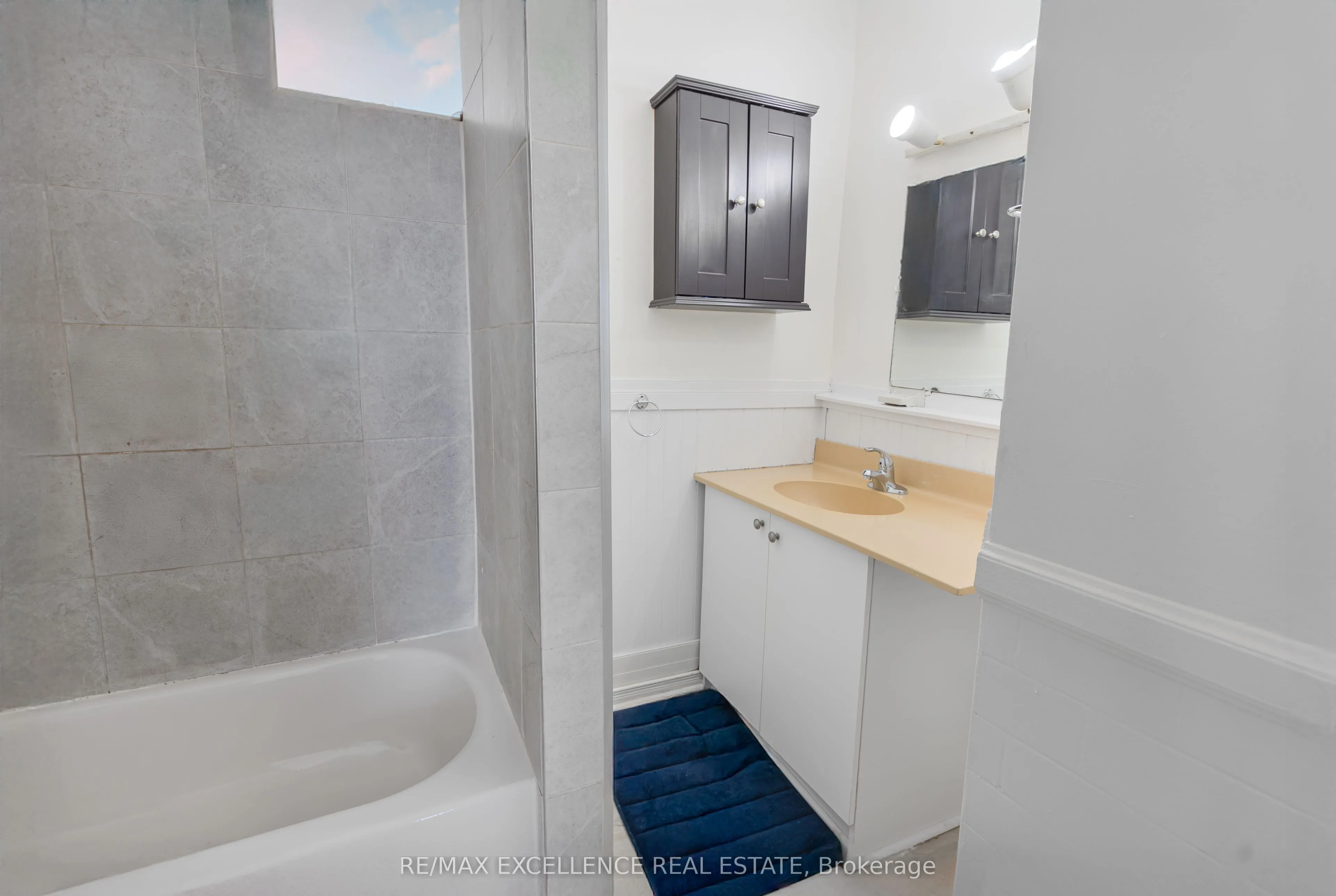 4 Rosemont Avenue
