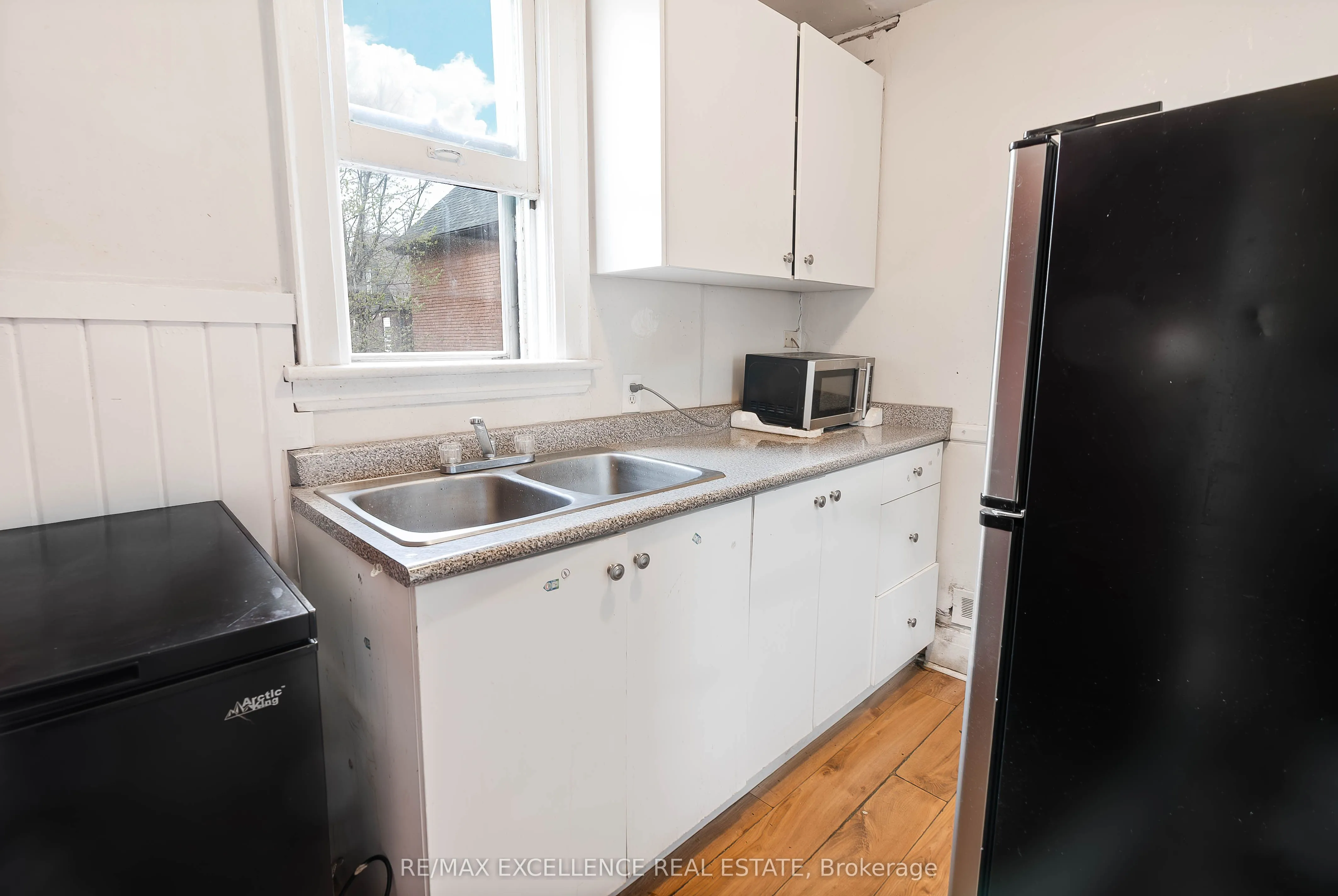 4 Rosemont Avenue