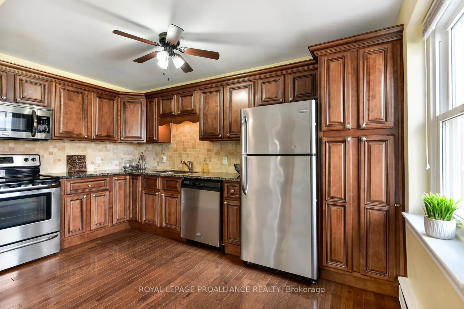 167 Pearl Street E, #11