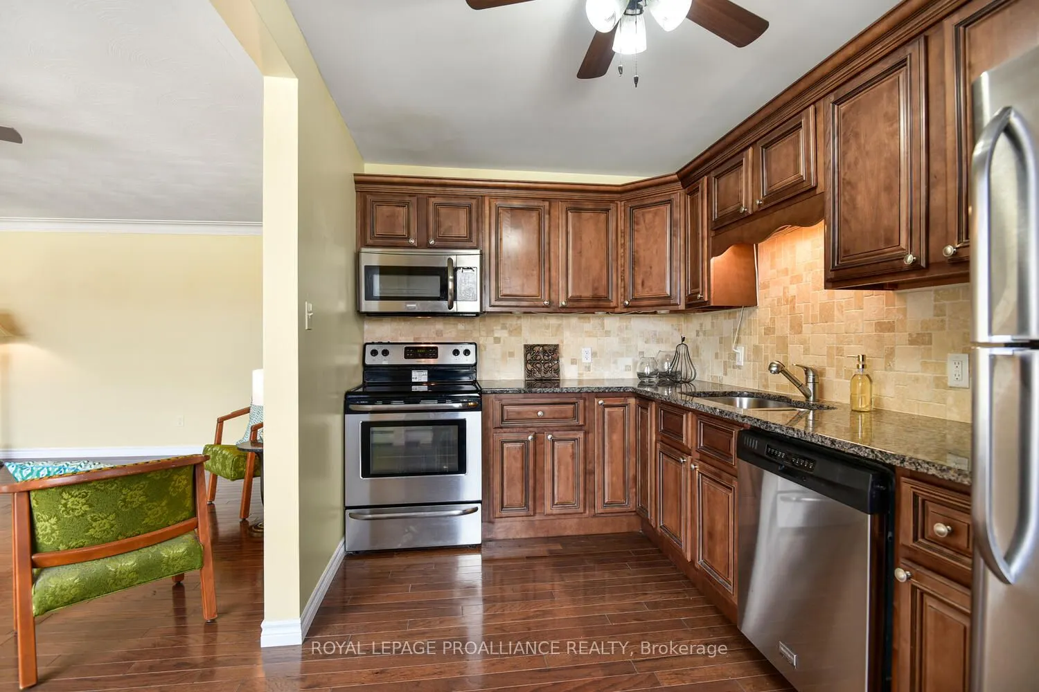 167 Pearl Street E, #11