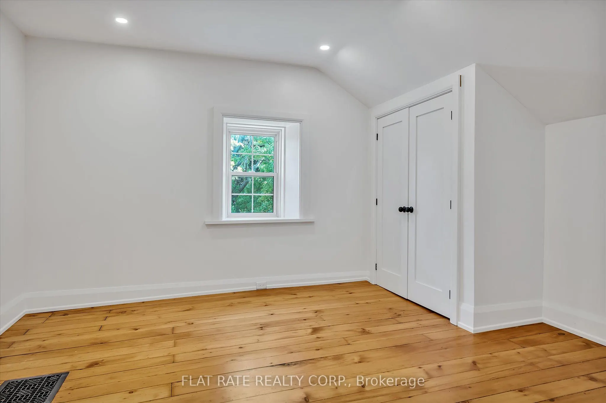 2284 LANCASTER Road