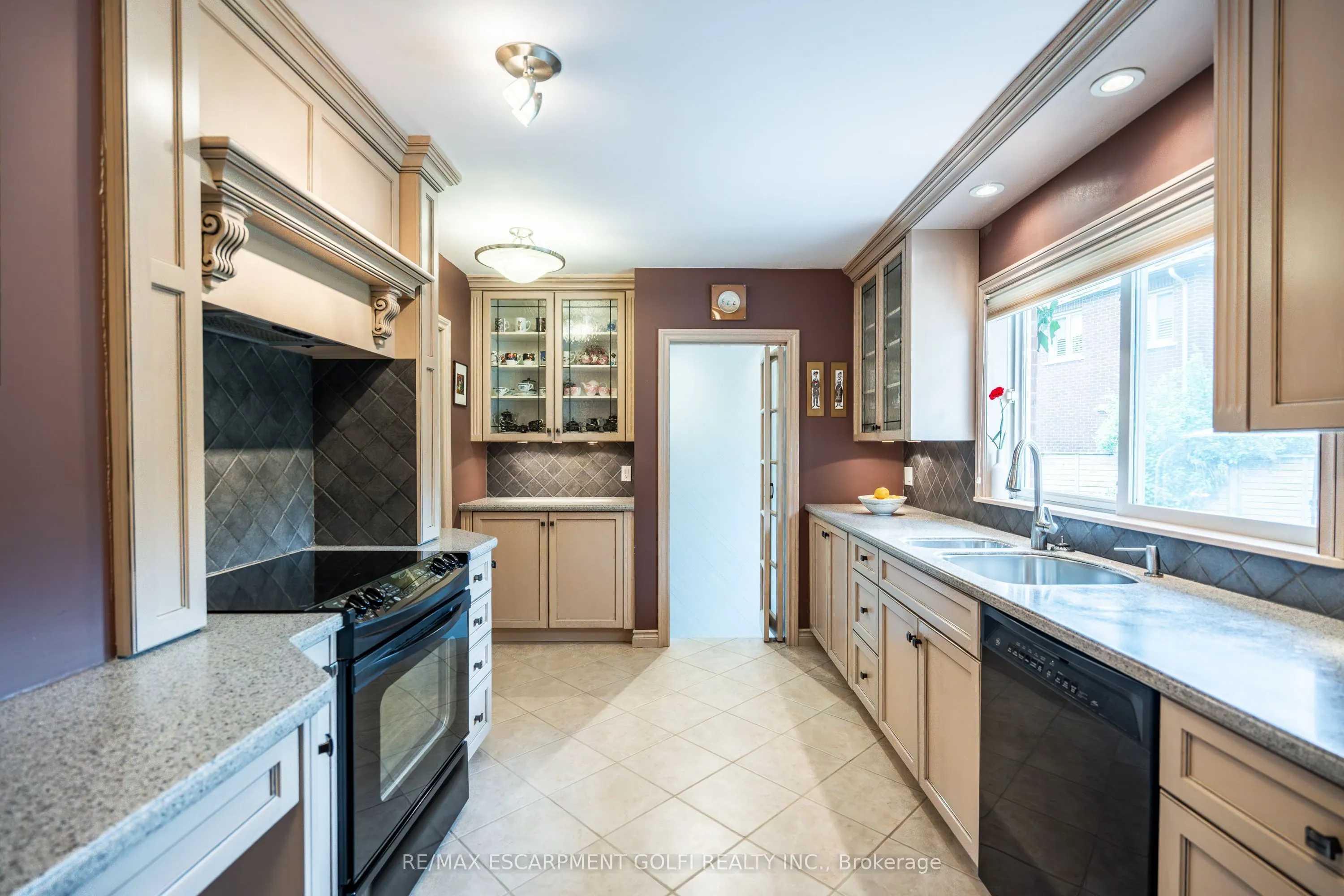 98 Hadley Drive