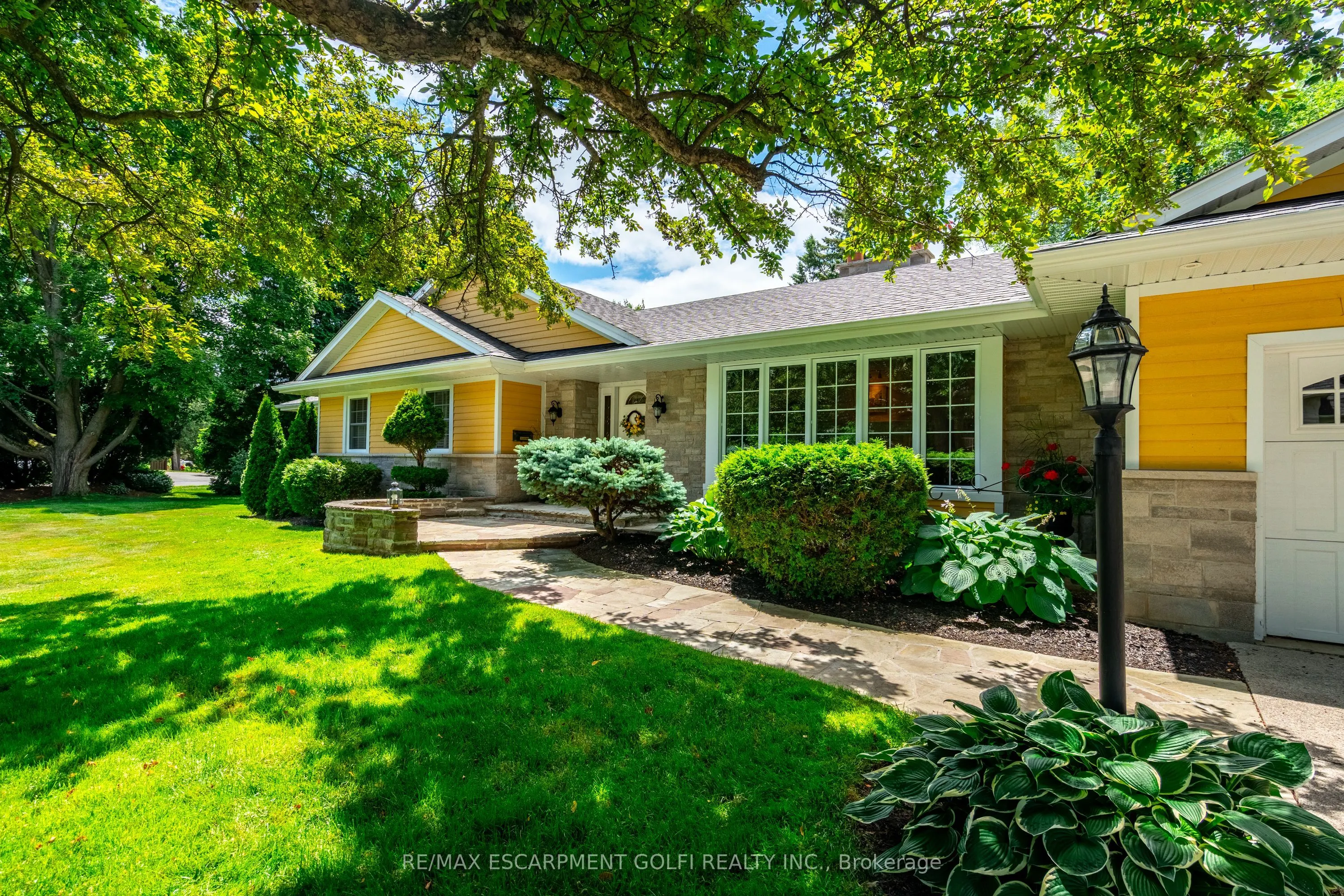 98 Hadley Drive