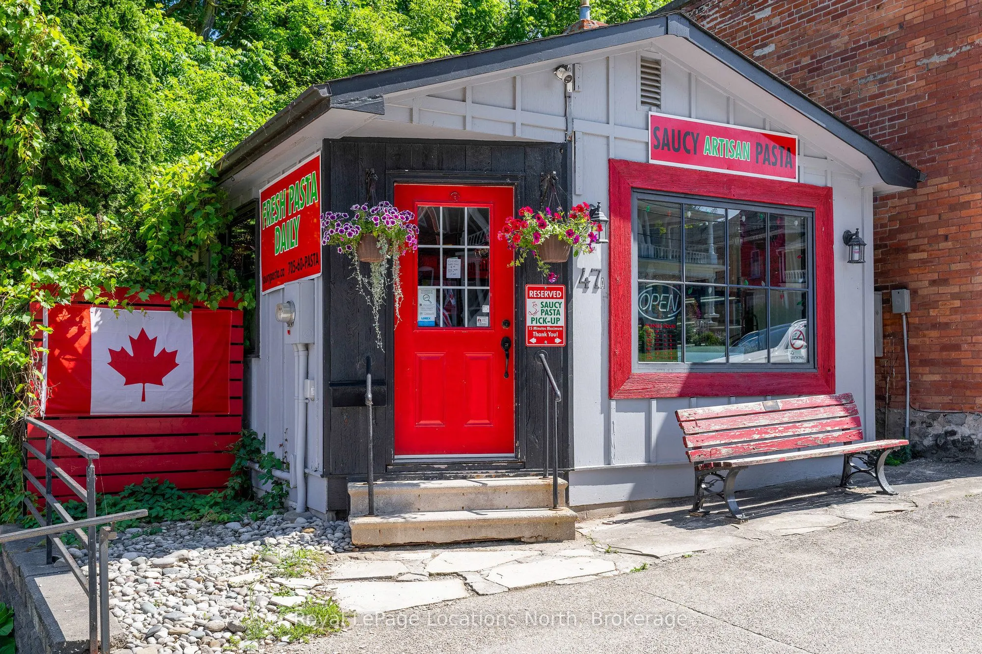 47A Bruce Street S